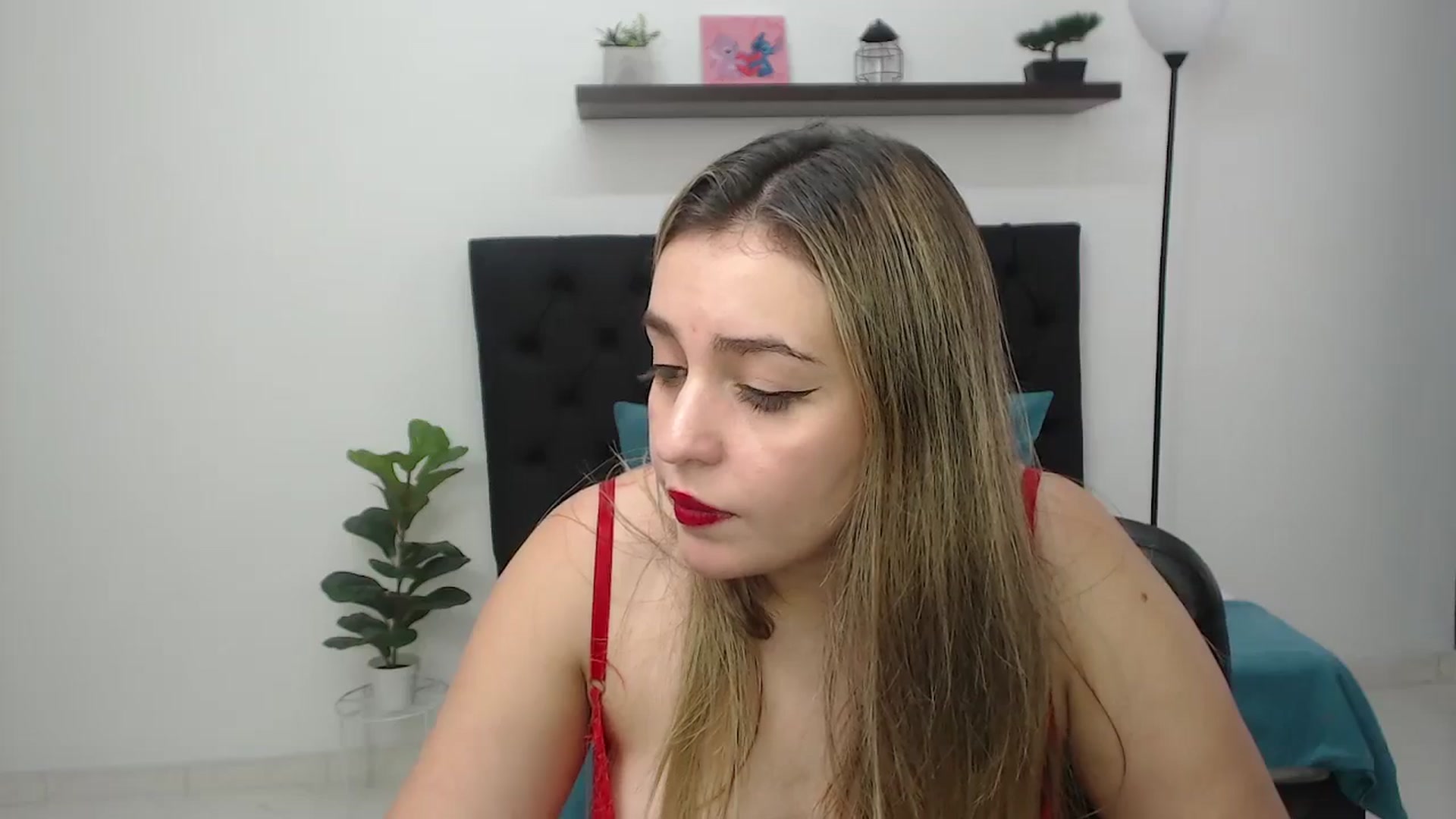 Gallery image thumbnail from CamilleDucan's myfreecams stream on, 02/25/2026, 19:04 image 20 of 20