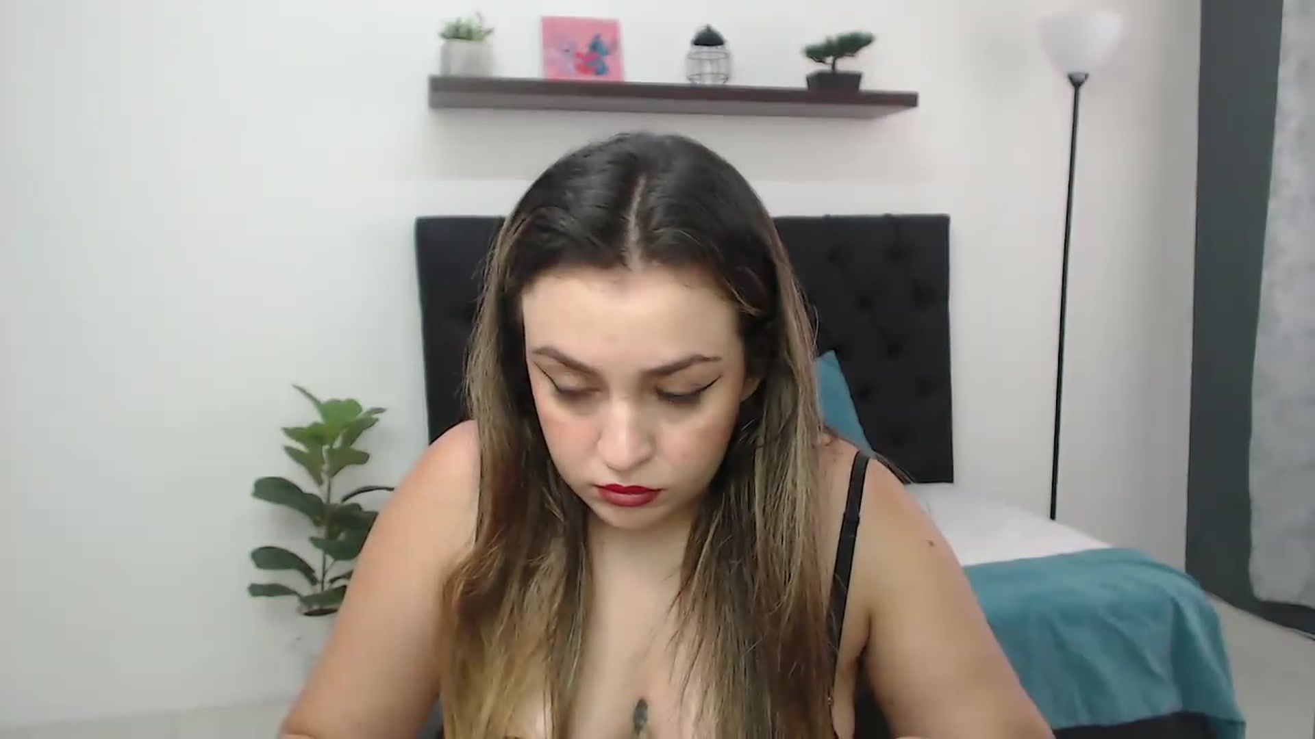 Gallery image thumbnail from CamilleDucan's myfreecams stream on, 07/17/2026, 16:04 image 4 of 20