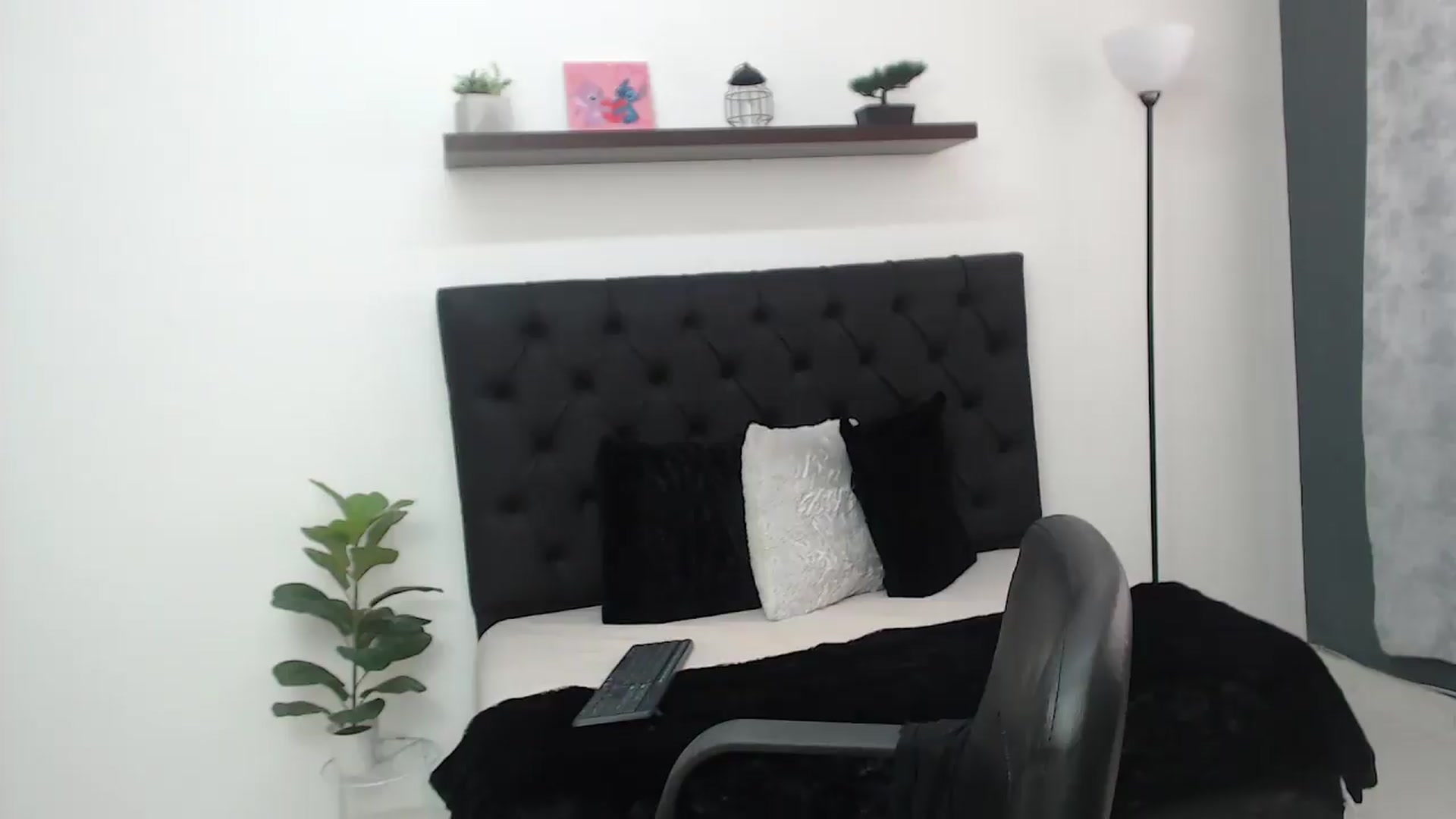 Gallery image thumbnail from CamilleDucan's myfreecams stream on, 07/21/2026, 17:04 image 18 of 20