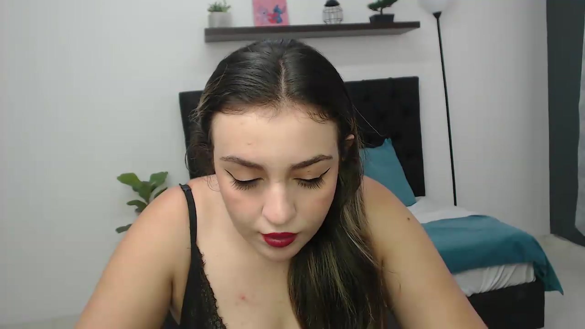 Gallery image thumbnail from CamilleDucan's myfreecams stream on, 08/17/2026, 14:28 image 14 of 20