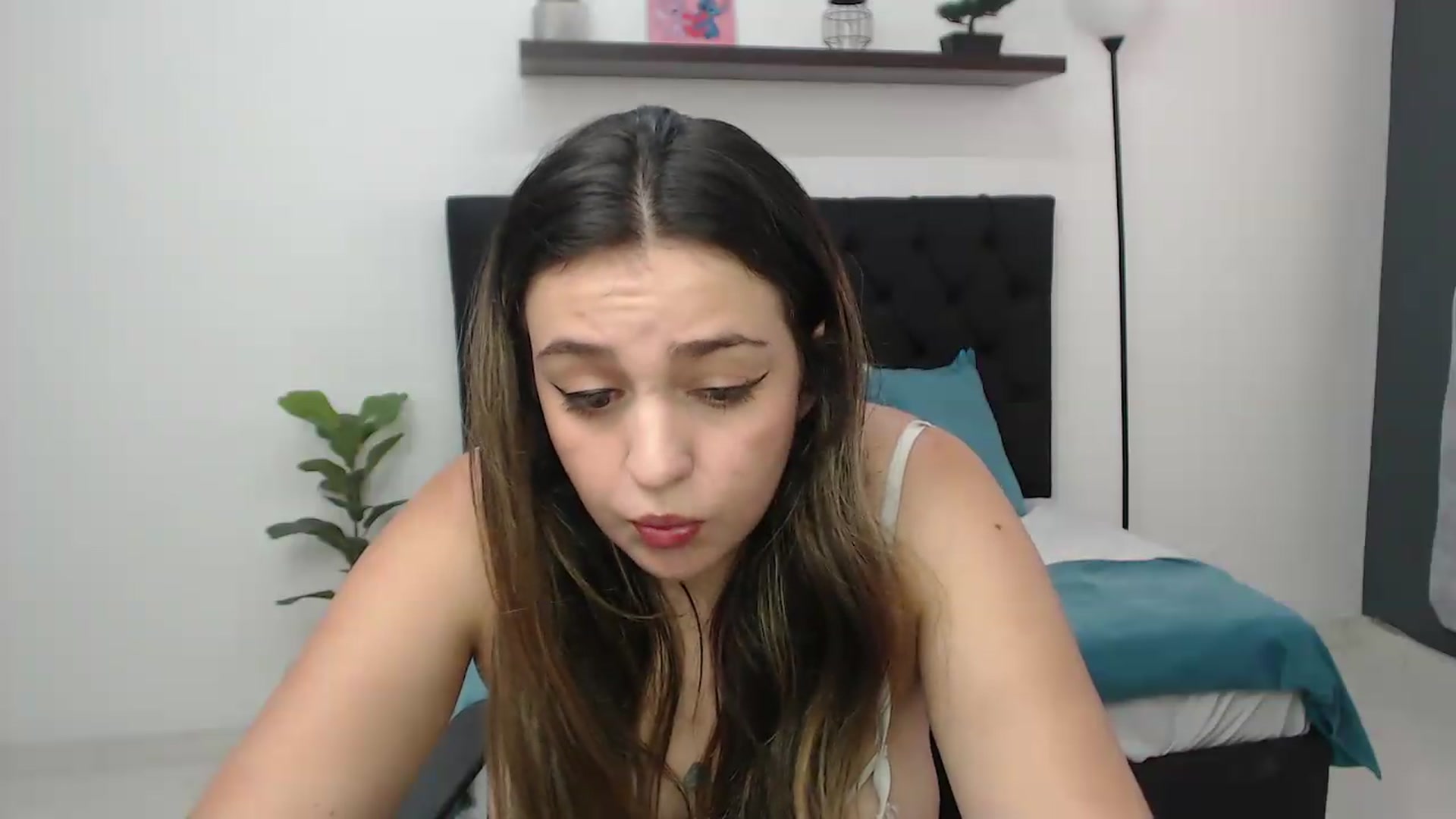 Gallery image thumbnail from CamilleDucan's myfreecams stream on, 08/19/2026, 16:36 image 15 of 20