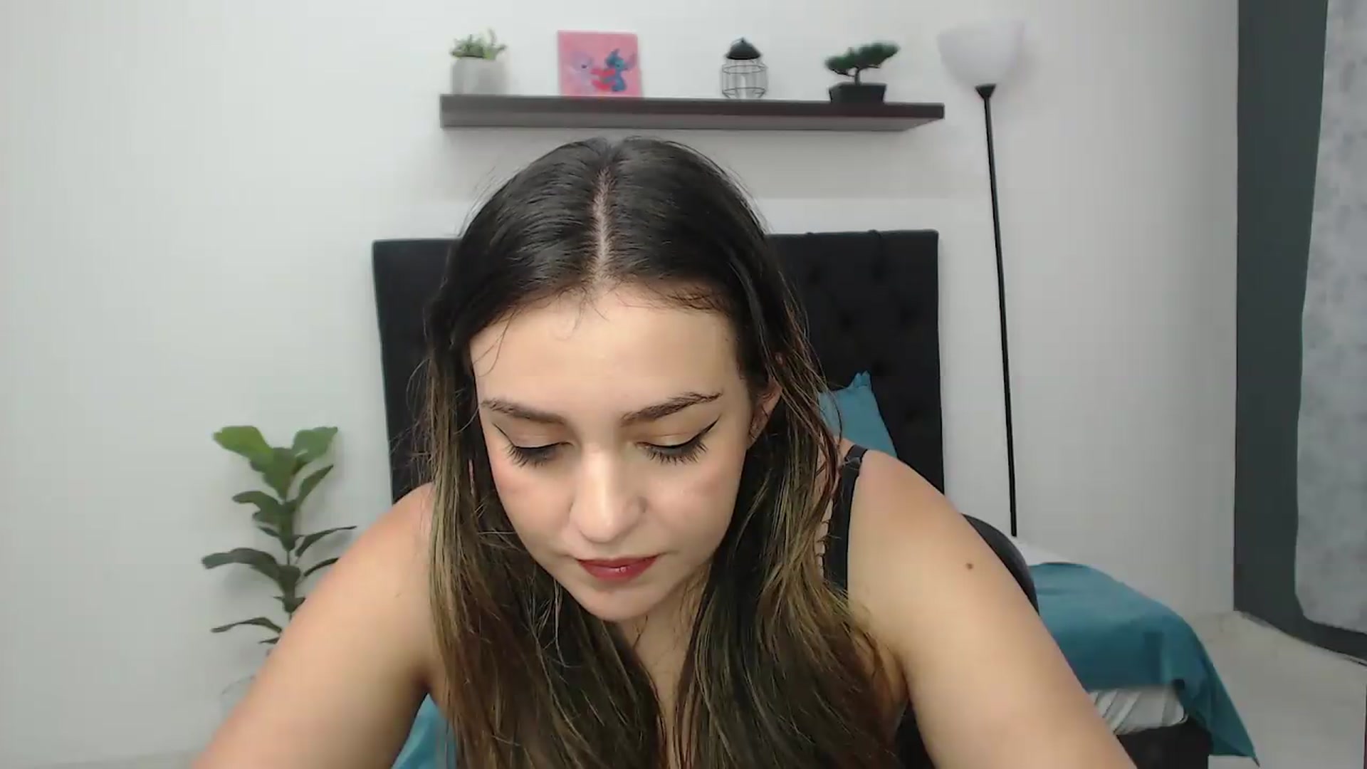 Gallery image thumbnail from CamilleDucan's myfreecams stream on, 08/25/2026, 18:06 image 18 of 20
