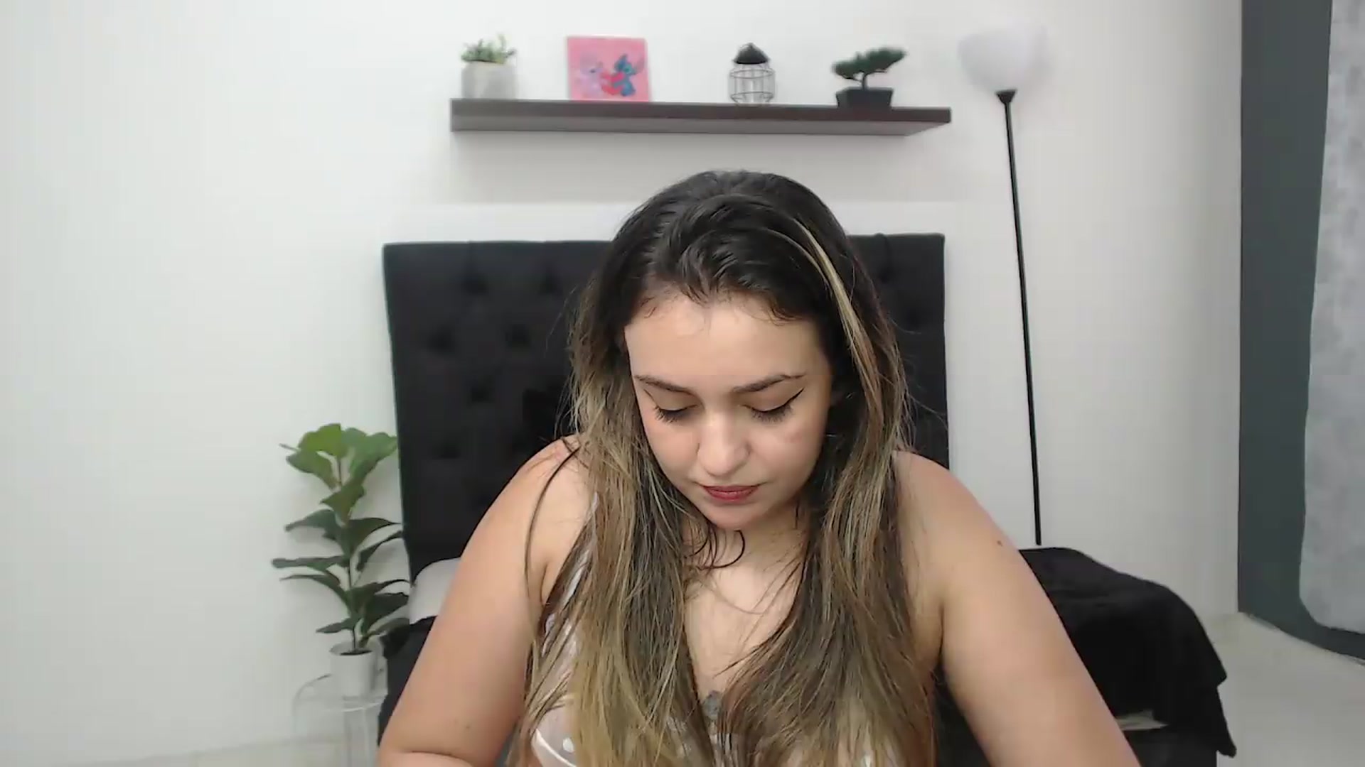 Gallery image thumbnail from CamilleDucan's myfreecams stream on, 08/31/2026, 16:40 image 15 of 20