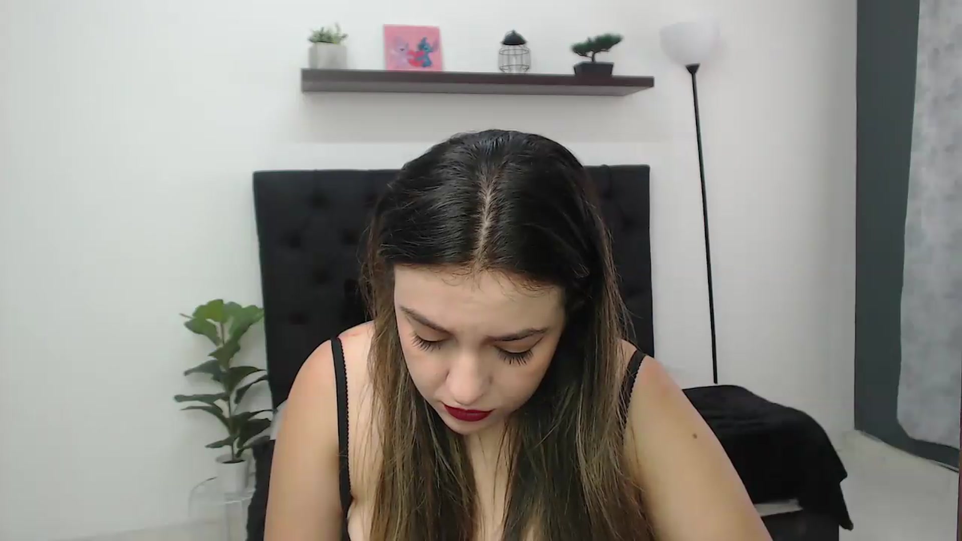 Gallery image thumbnail from CamilleDucan's myfreecams stream on, 09/03/2026, 15:57 image 2 of 20
