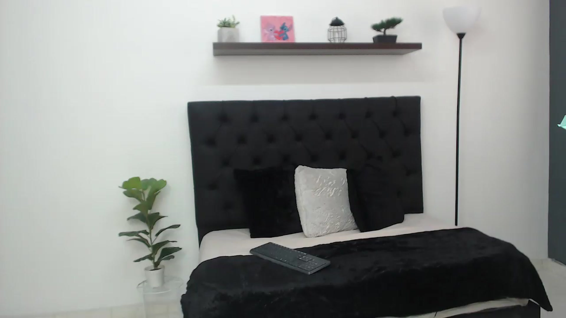 Gallery image thumbnail from CamilleDucan's myfreecams stream on, 09/08/2026, 18:47 image 9 of 20