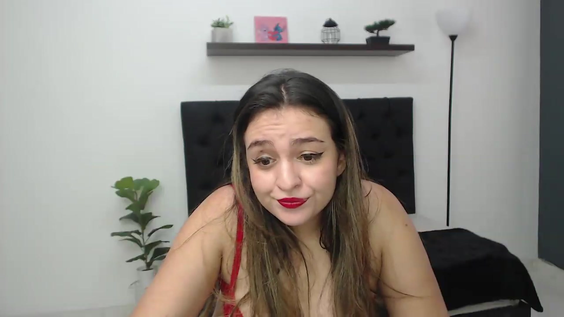Gallery image thumbnail from CamilleDucan's myfreecams stream on, 09/10/2026, 14:39 image 8 of 20