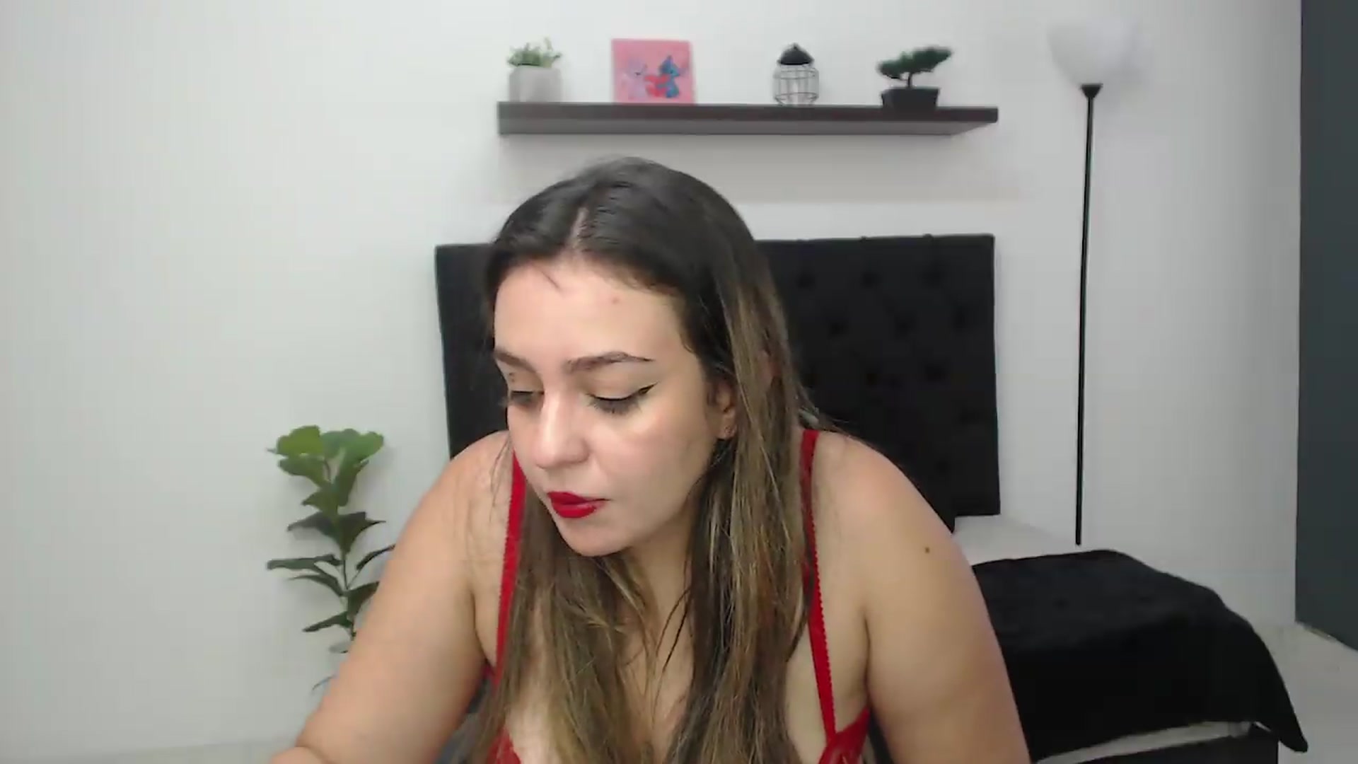 Gallery image thumbnail from CamilleDucan's myfreecams stream on, 09/10/2026, 14:39 image 14 of 20