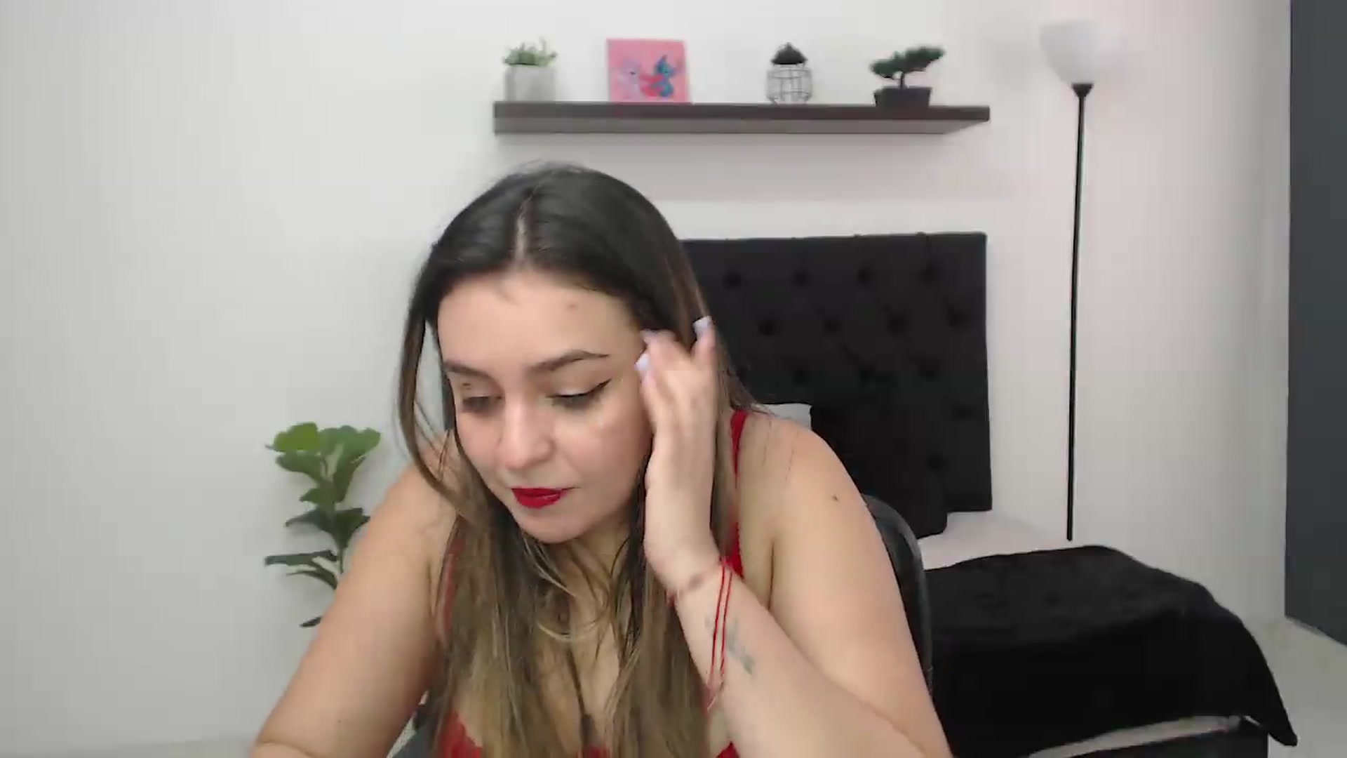 Gallery image thumbnail from CamilleDucan's myfreecams stream on, 09/10/2026, 14:39 image 17 of 20