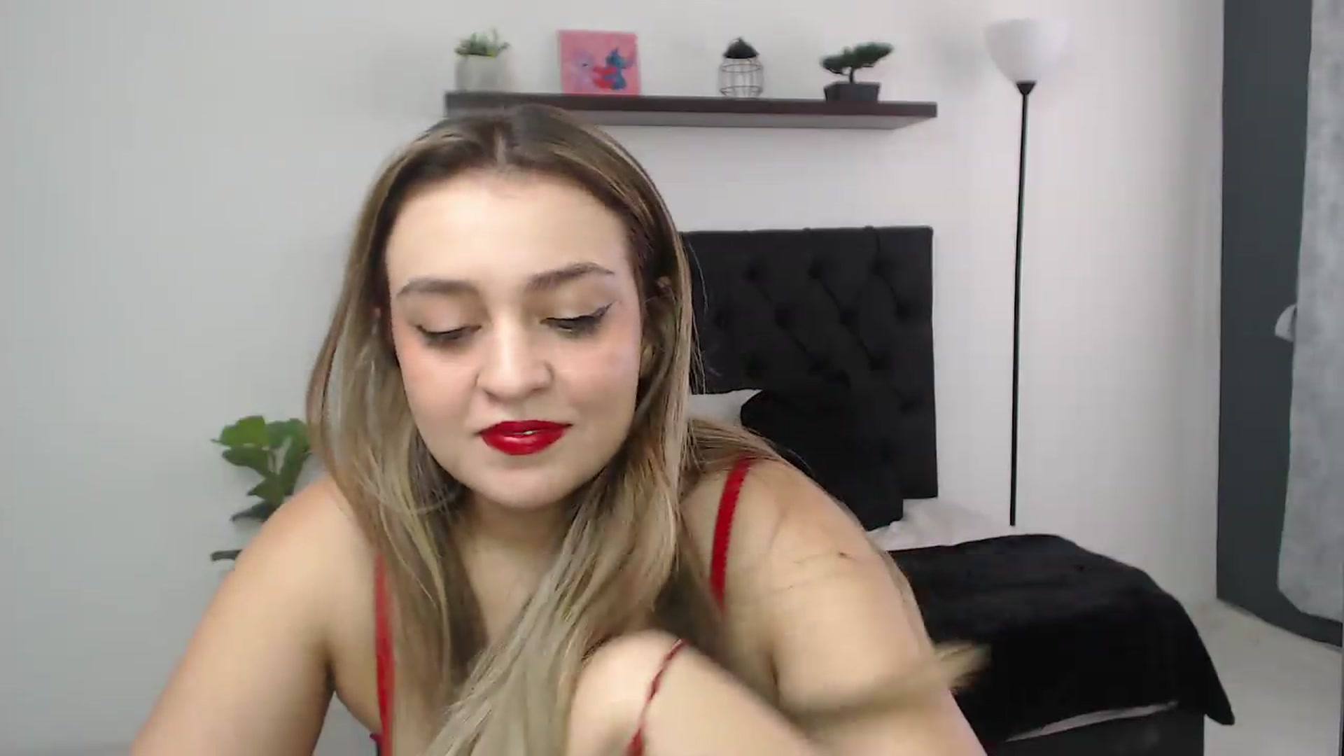 Gallery image thumbnail from CamilleDucan's myfreecams stream on, 09/18/2026, 14:29 image 7 of 20