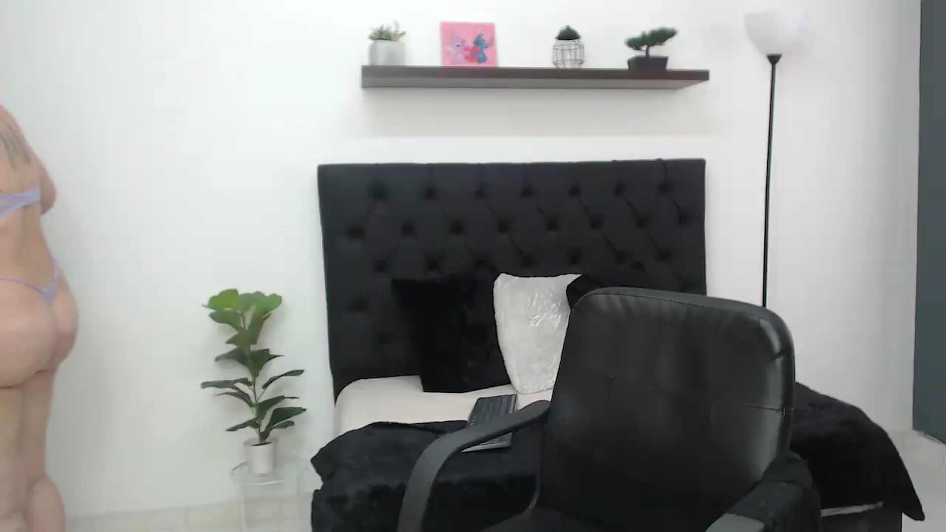 Gallery image thumbnail from CamilleDucan's myfreecams stream on, 09/19/2026, 16:53 image 14 of 20