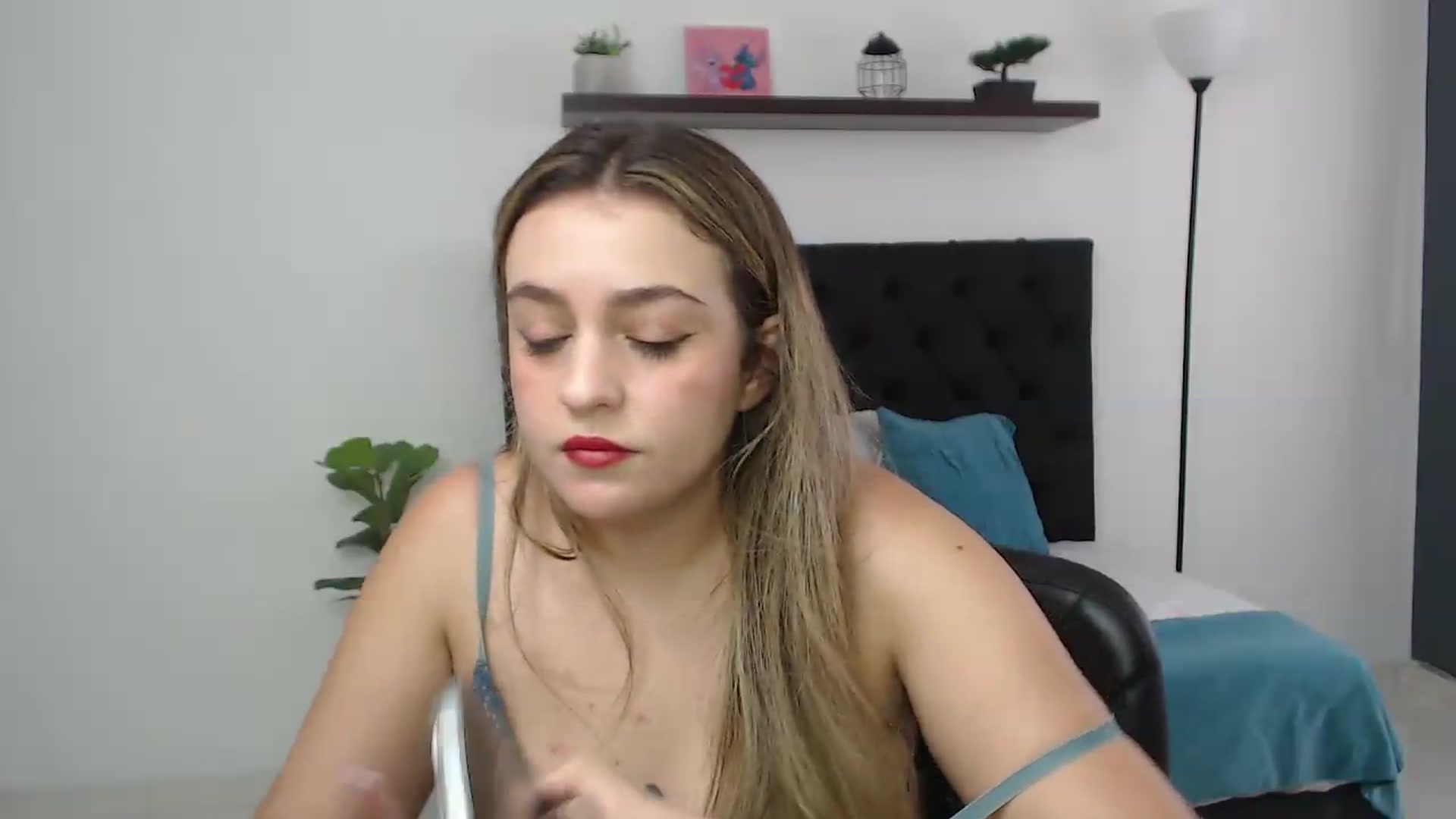 Gallery image thumbnail from CamilleDucan's myfreecams stream on, 09/21/2026, 15:06 image 16 of 20