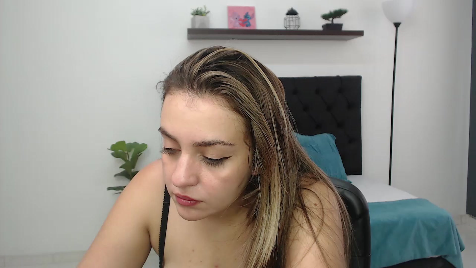Gallery image thumbnail from CamilleDucan's myfreecams stream on, 09/23/2026, 18:52 image 8 of 20