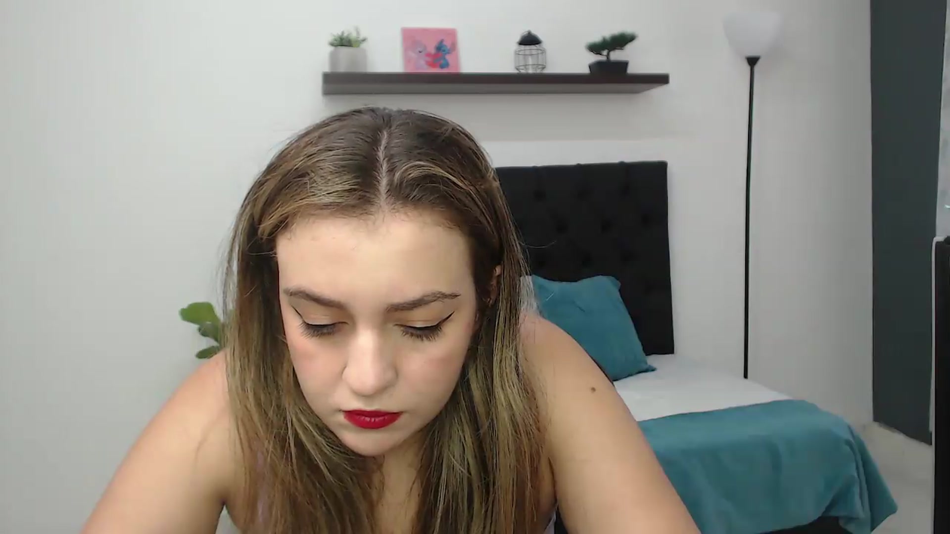 Gallery image thumbnail from CamilleDucan's myfreecams stream on, 09/28/2026, 15:05 image 17 of 20