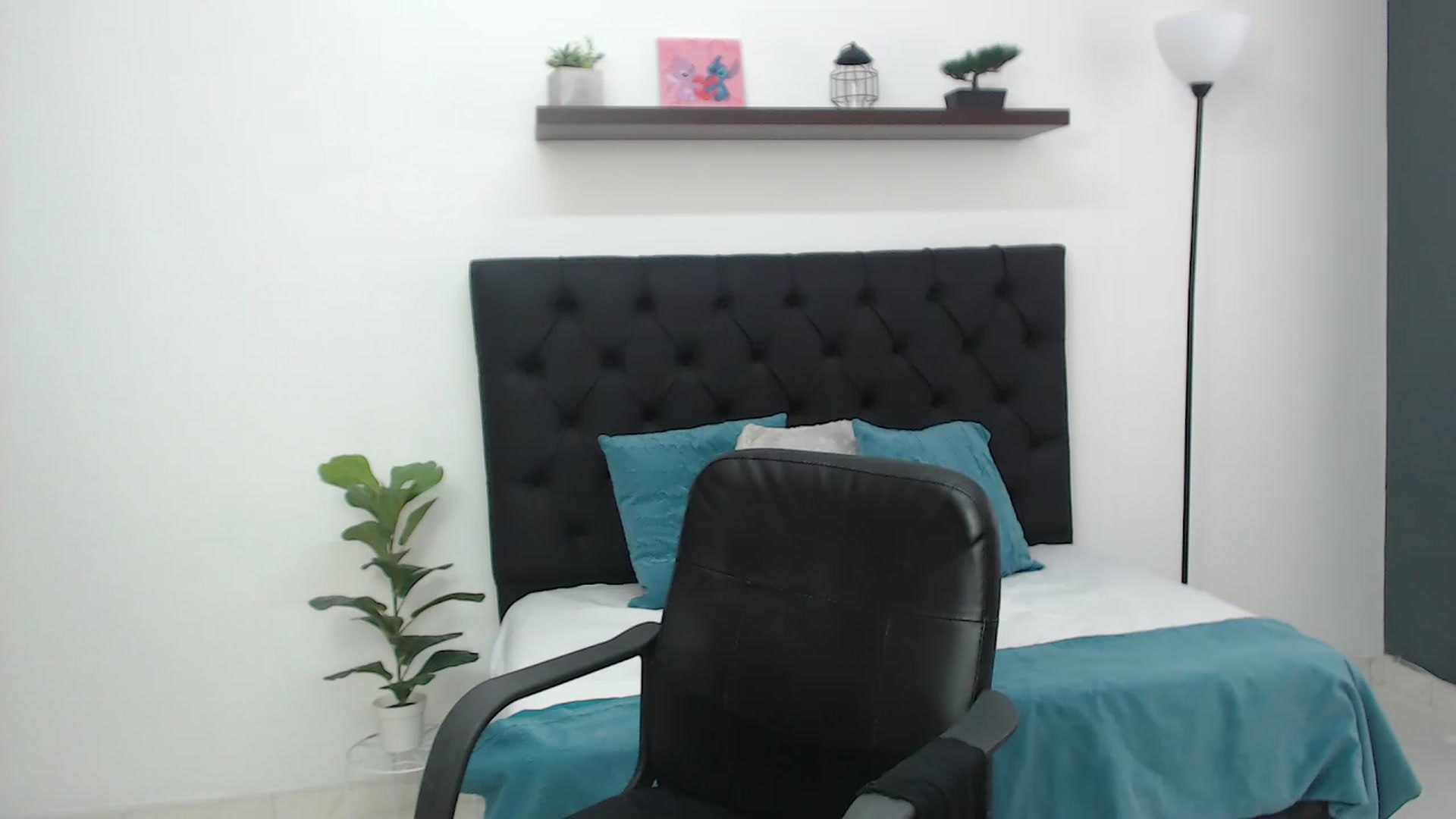 Gallery image thumbnail from CamilleDucan's myfreecams stream on, 09/28/2026, 16:02 image 16 of 20