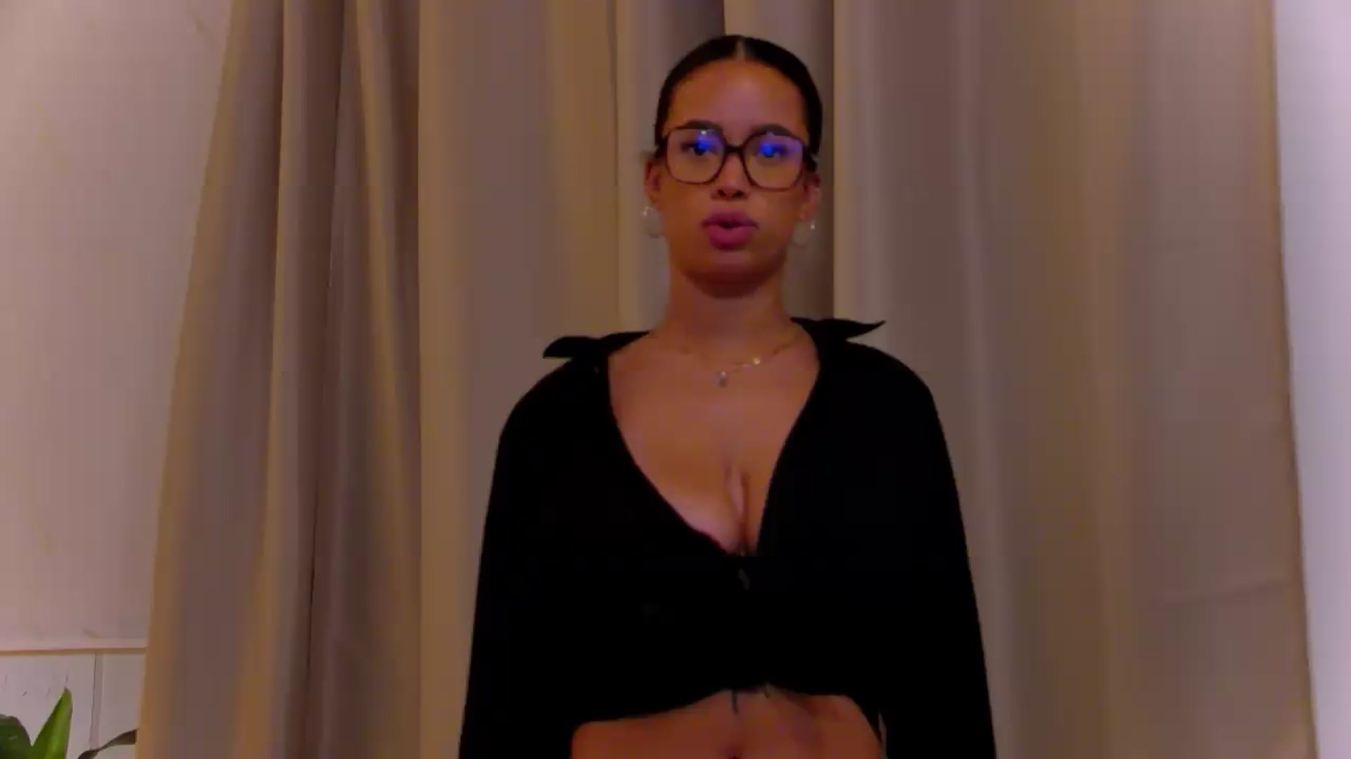 Gallery image thumbnail from CamilleeAmourr's myfreecams stream on, 08/21/2026, 08:01 image 7 of 20