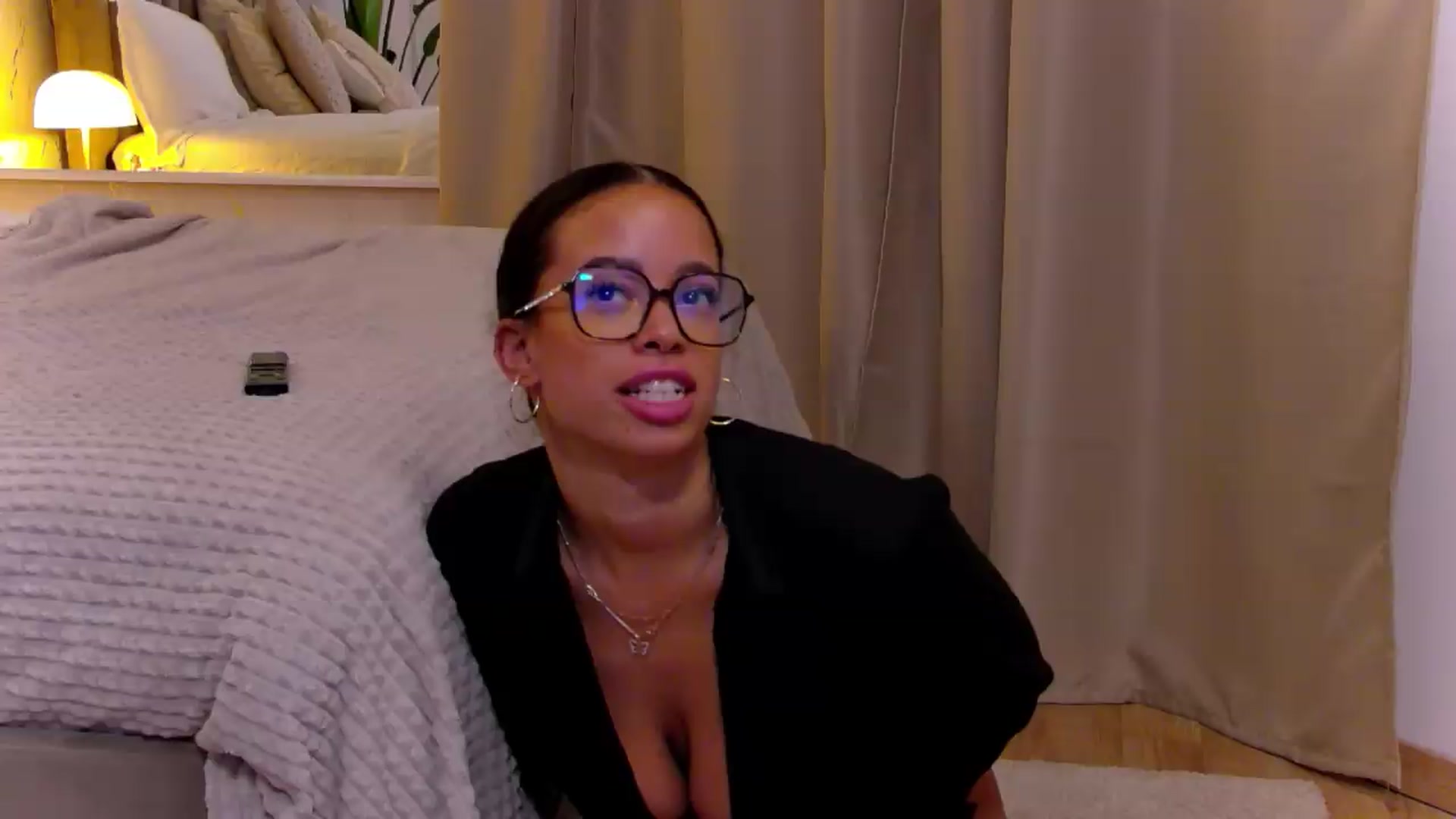 Gallery image thumbnail from CamilleeAmourr's myfreecams stream on, 08/21/2026, 13:01 image 11 of 20