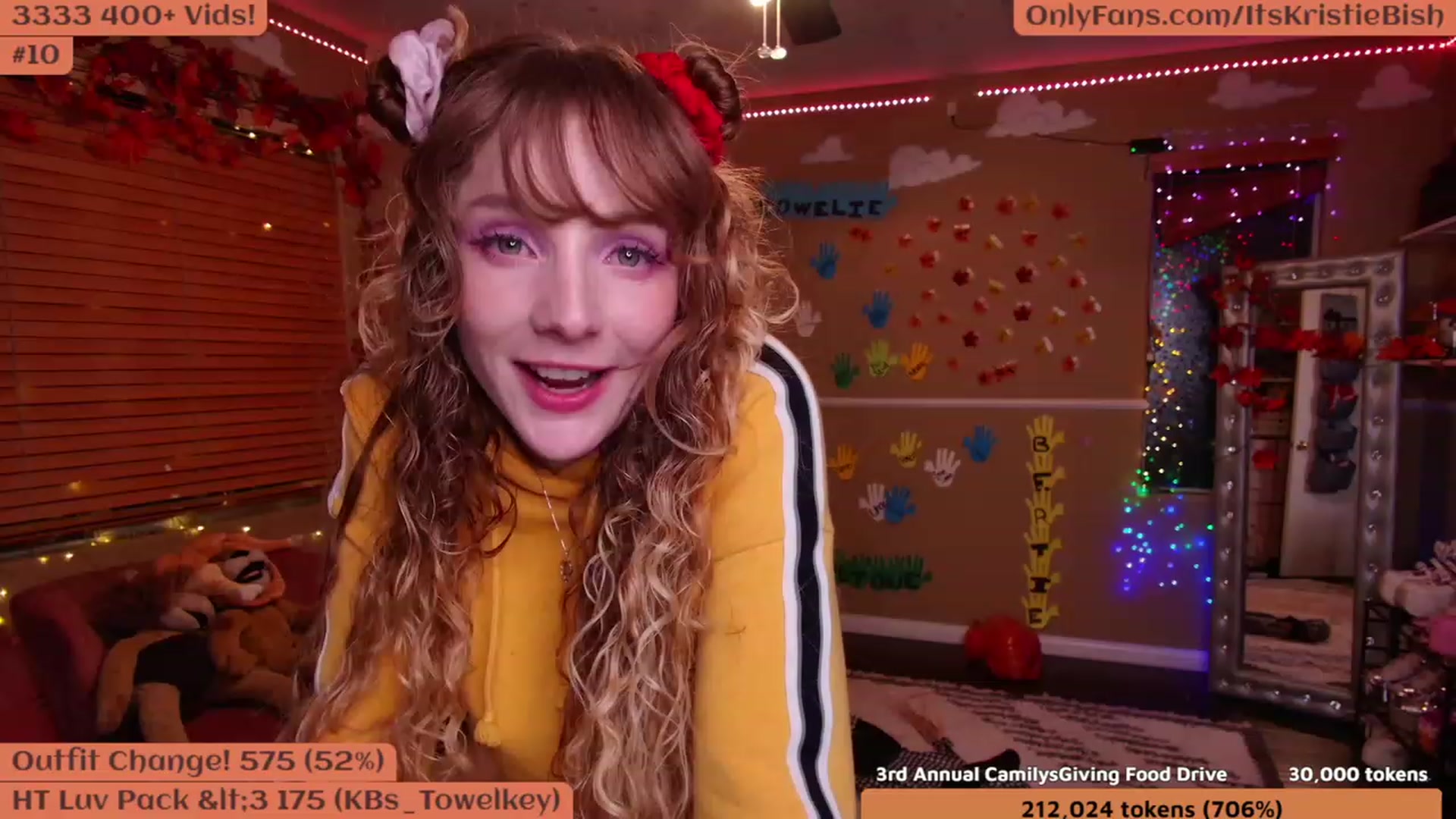 Gallery image thumbnail from CamilysGiving's myfreecams stream on, 11/16/2022, 07:52 image 1 of 20
