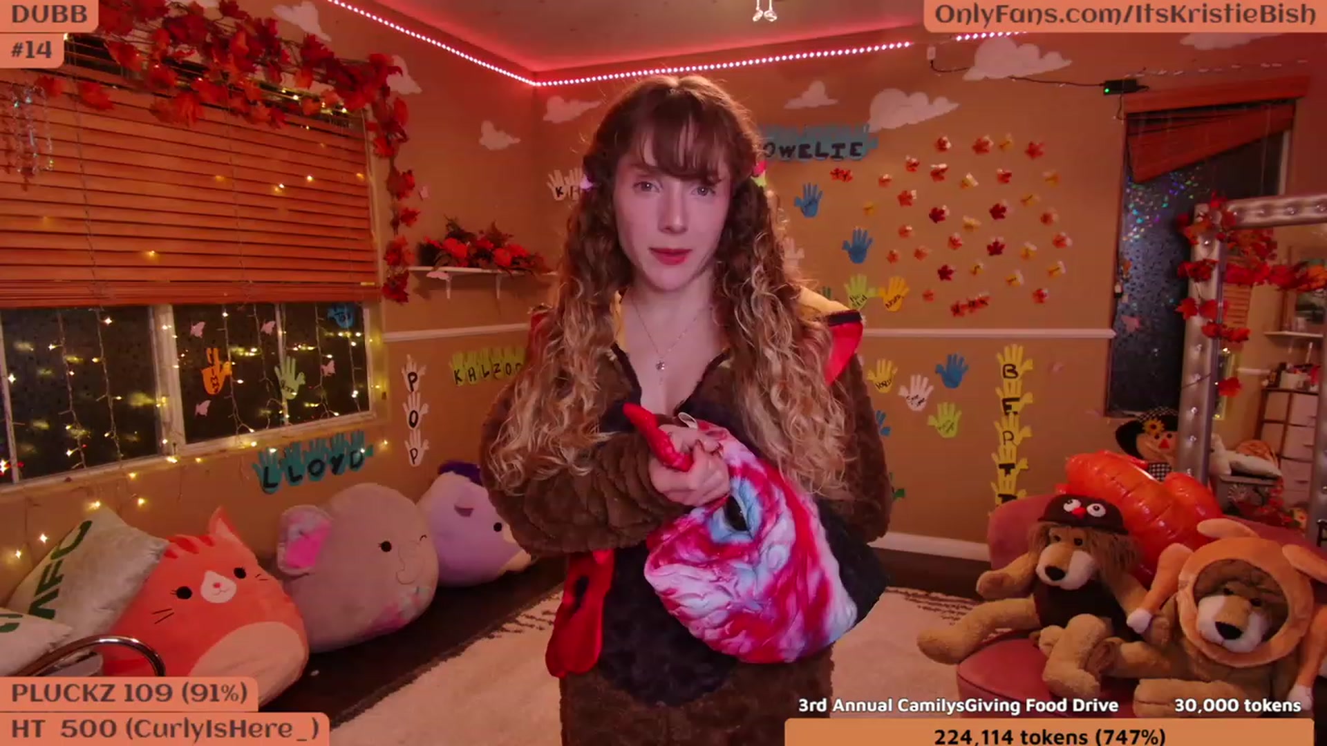 Gallery image thumbnail from CamilysGiving's myfreecams stream on, 11/19/2022, 07:38 image 2 of 20