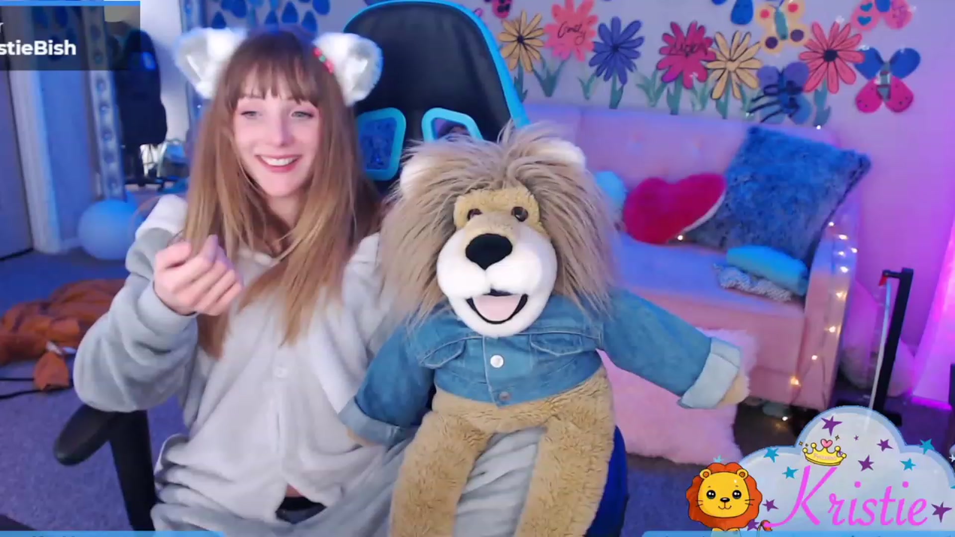Gallery image thumbnail from CamilysGiving's myfreecams stream on, 11/23/2022, 09:02 image 18 of 20