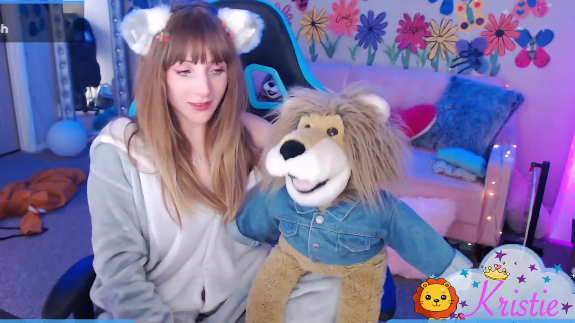 Gallery image thumbnail from CamilysGiving's myfreecams stream on, 11/23/2022, 09:02 image 12 of 20