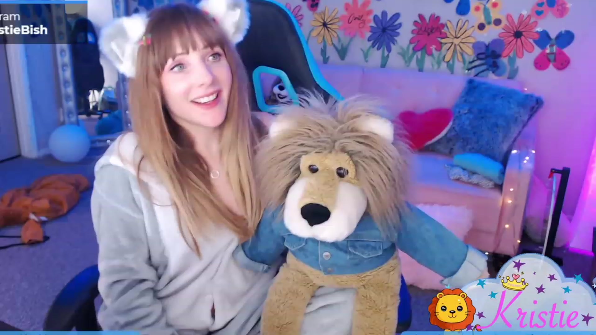 Gallery image thumbnail from CamilysGiving's myfreecams stream on, 11/23/2022, 09:02 image 13 of 20