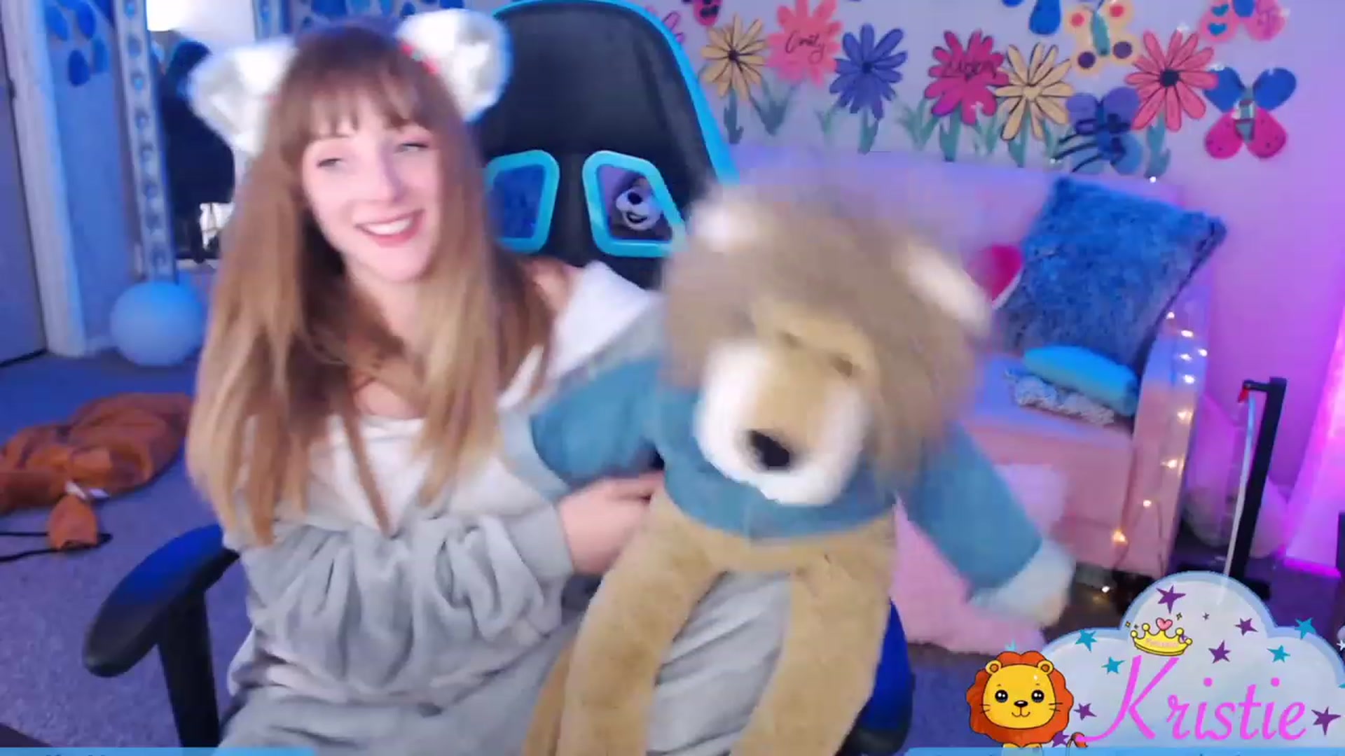 Gallery image thumbnail from CamilysGiving's myfreecams stream on, 11/24/2022, 08:46 image 20 of 20