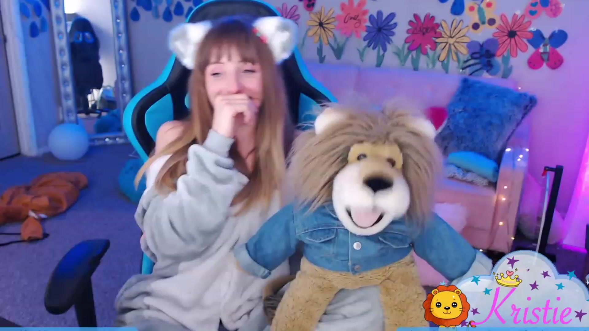 Gallery image thumbnail from CamilysGiving's myfreecams stream on, 11/24/2022, 08:46 image 16 of 20