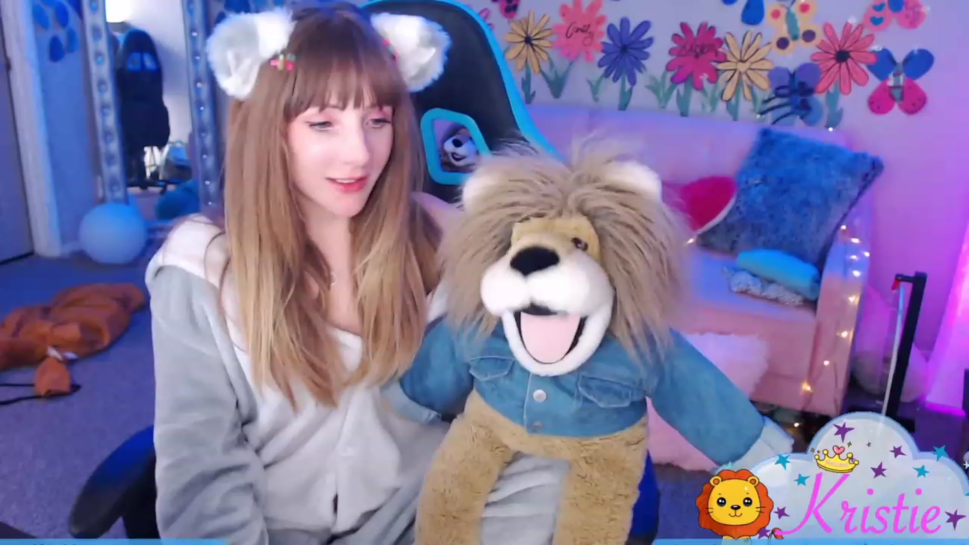 Gallery image thumbnail from CamilysGiving's myfreecams stream on, 11/24/2022, 08:46 image 18 of 20
