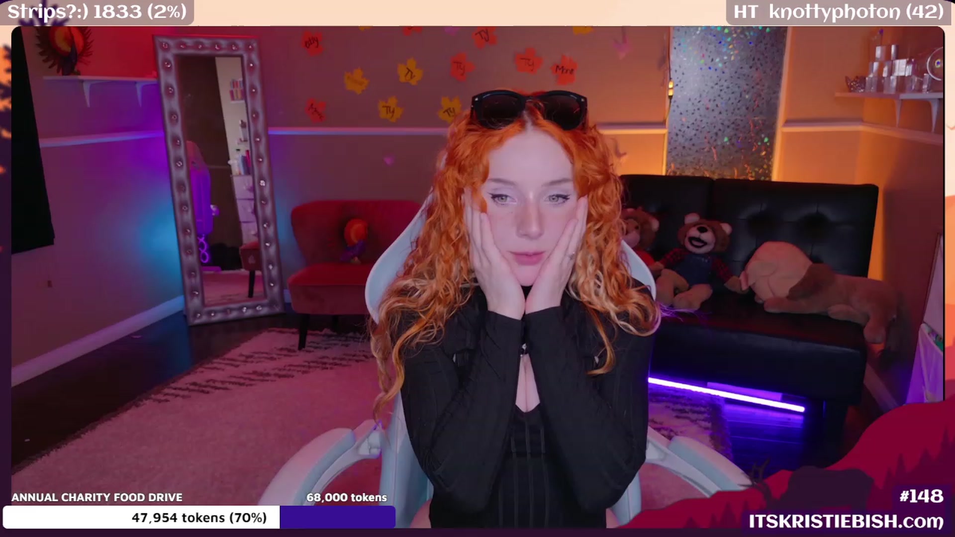 Gallery image thumbnail from CamilysGiving's myfreecams stream on, 11/21/2023, 07:14 image 1 of 20