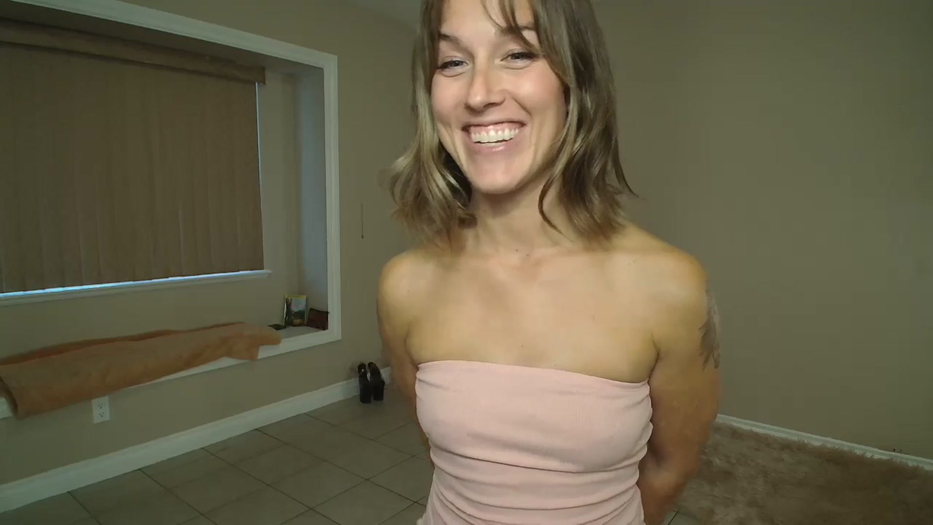 Gallery image thumbnail from CammyCaptain's myfreecams stream on, 10/01/2024, 19:15 image 9 of 20