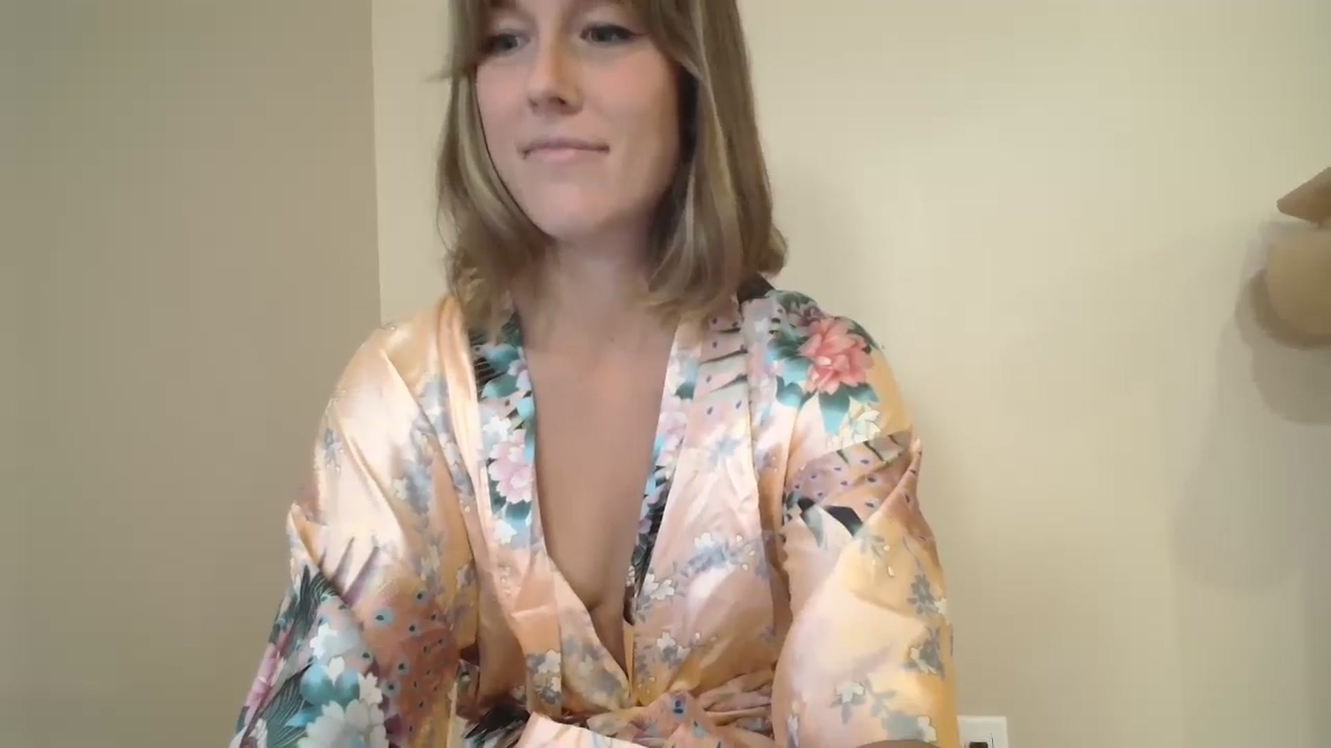 Gallery image thumbnail from CammyCaptain's myfreecams stream on, 10/03/2024, 18:02 image 8 of 20