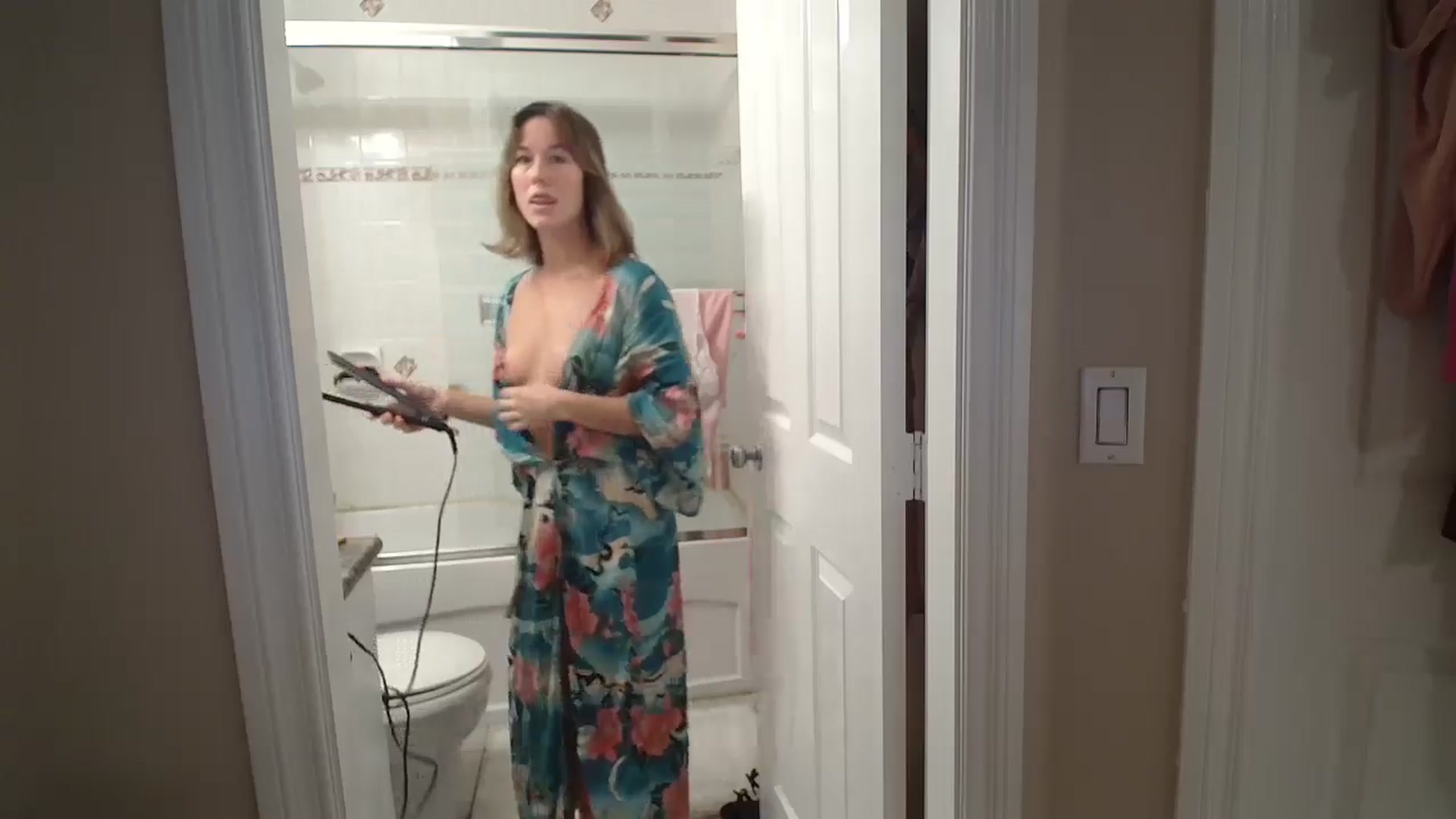 Gallery image thumbnail from CammyCaptain's myfreecams stream on, 10/08/2024, 16:48 image 2 of 20