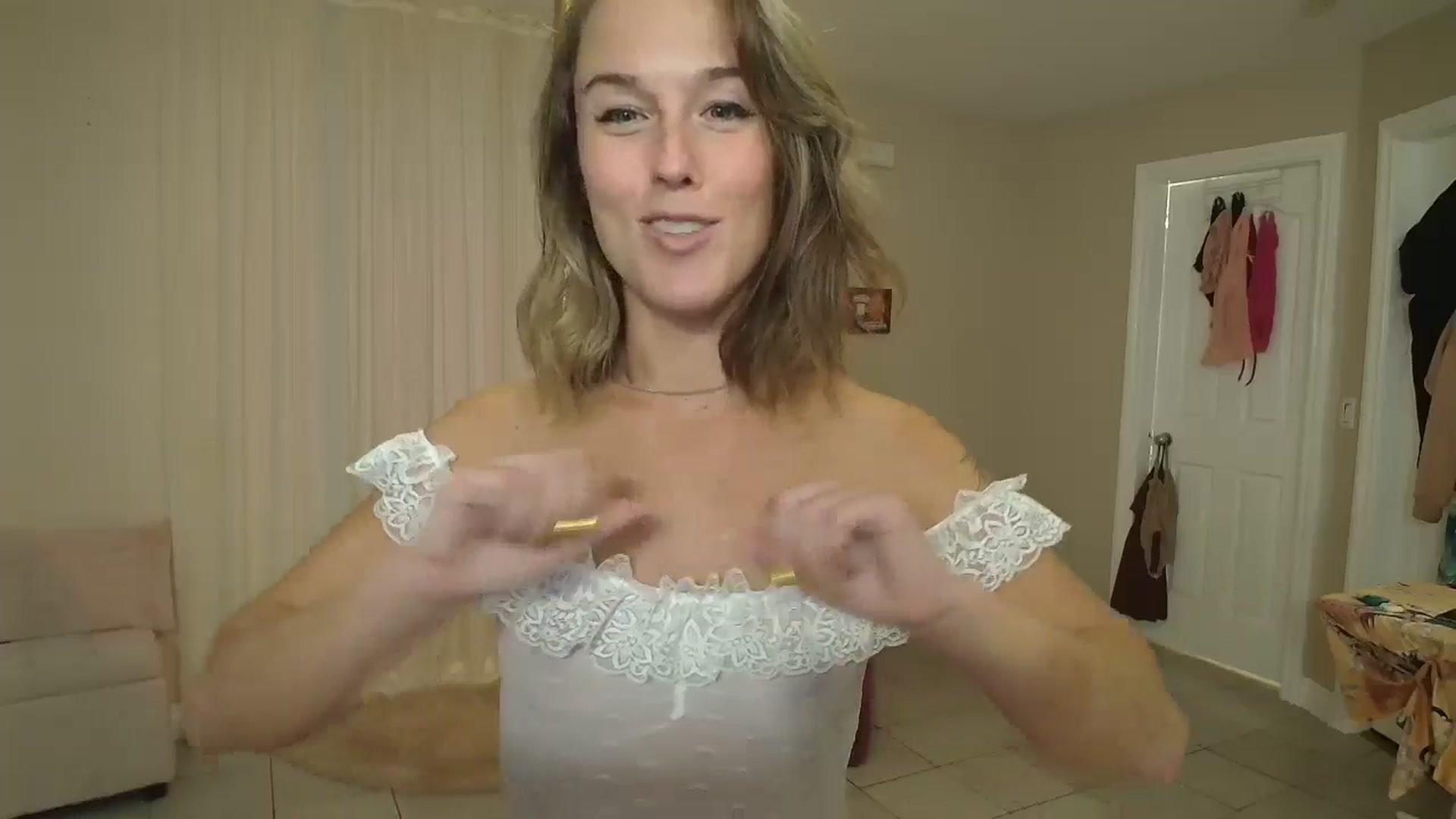 Gallery image thumbnail from CammyCaptain's myfreecams stream on, 10/15/2024, 23:56 image 8 of 20