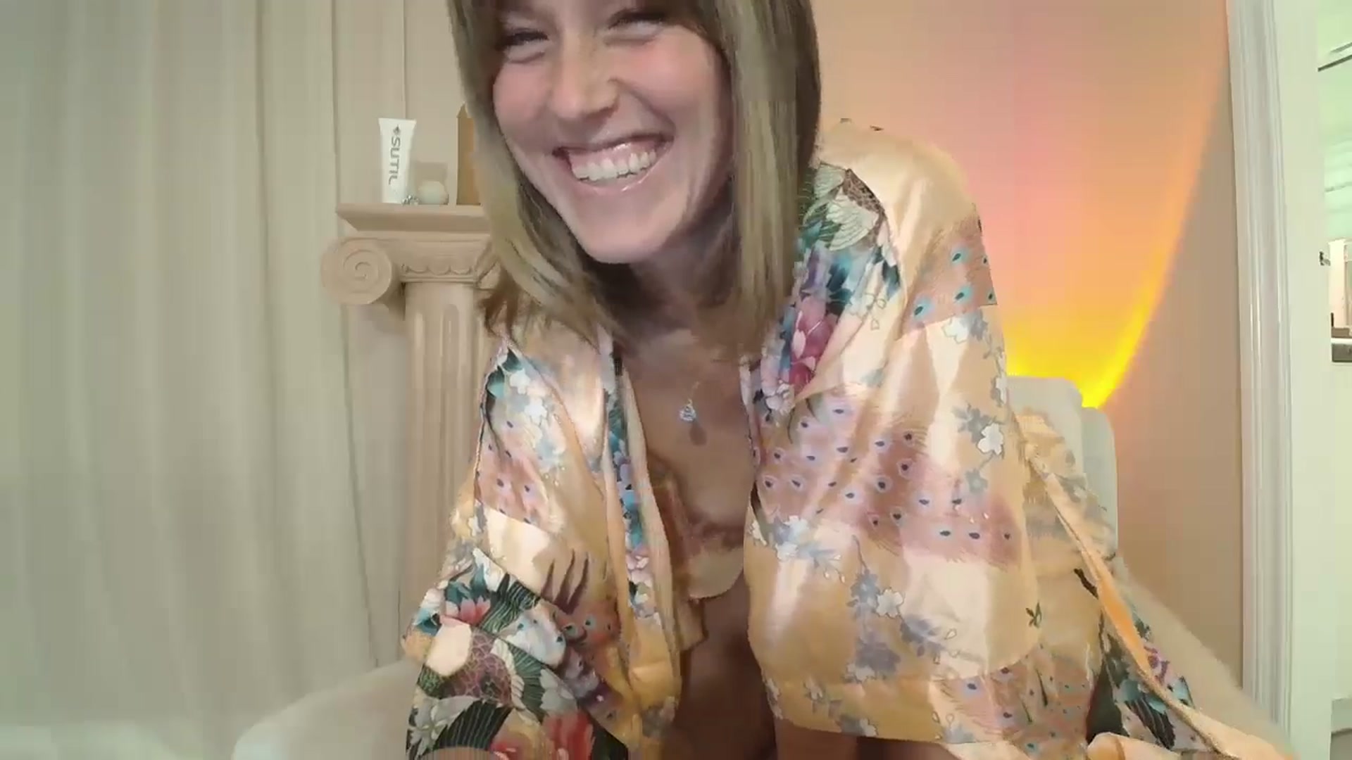 Gallery image thumbnail from CammyCaptain's myfreecams stream on, 10/17/2024, 03:17 image 2 of 20
