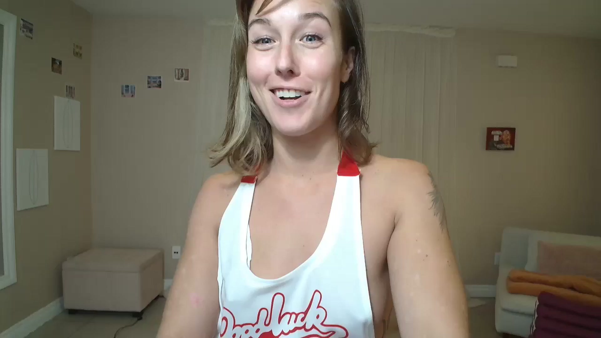 Gallery image thumbnail from CammyCaptain's myfreecams stream on, 10/21/2024, 01:17 image 9 of 20