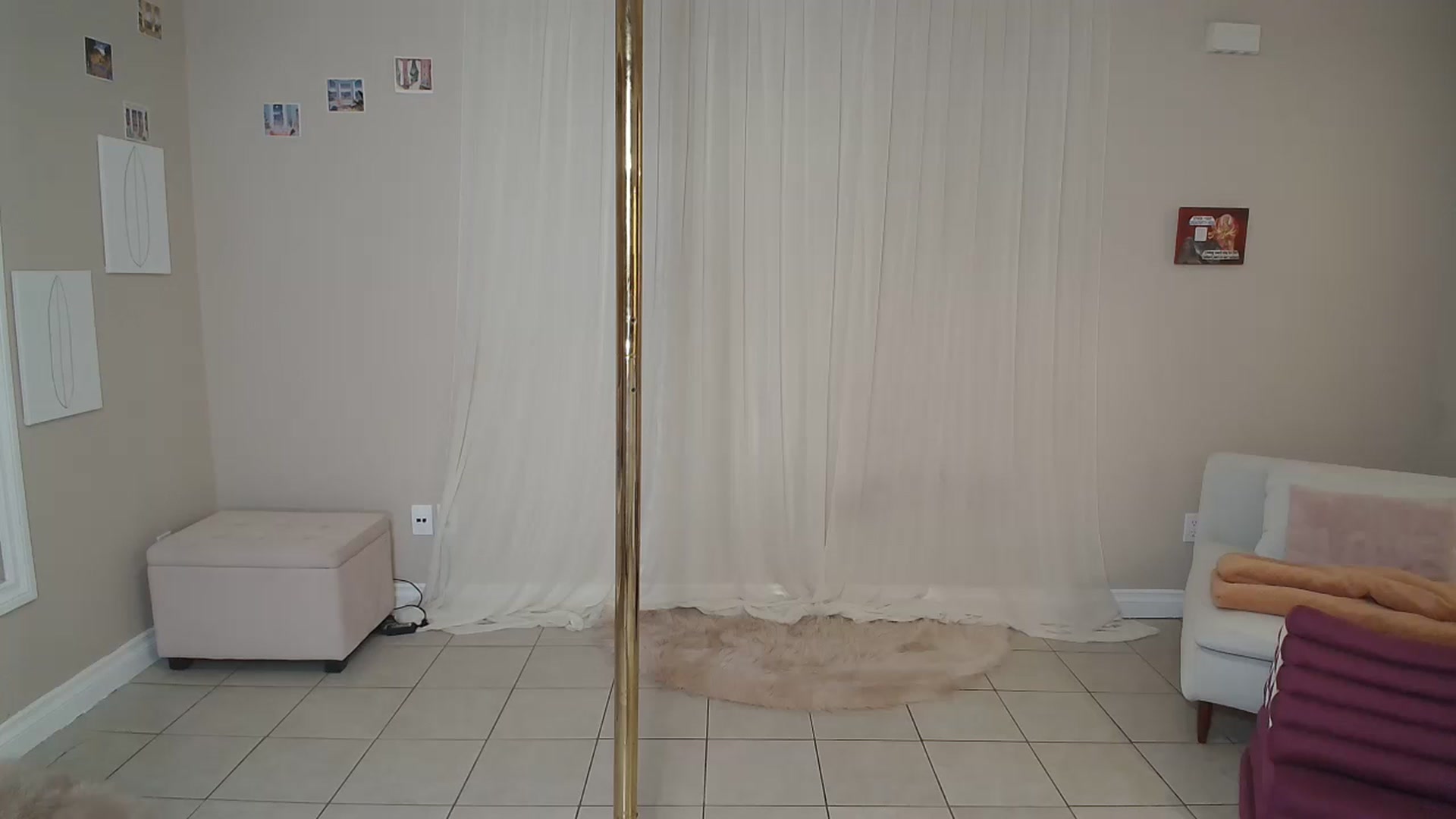 Gallery image thumbnail from CammyCaptain's myfreecams stream on, 10/21/2024, 01:17 image 10 of 20