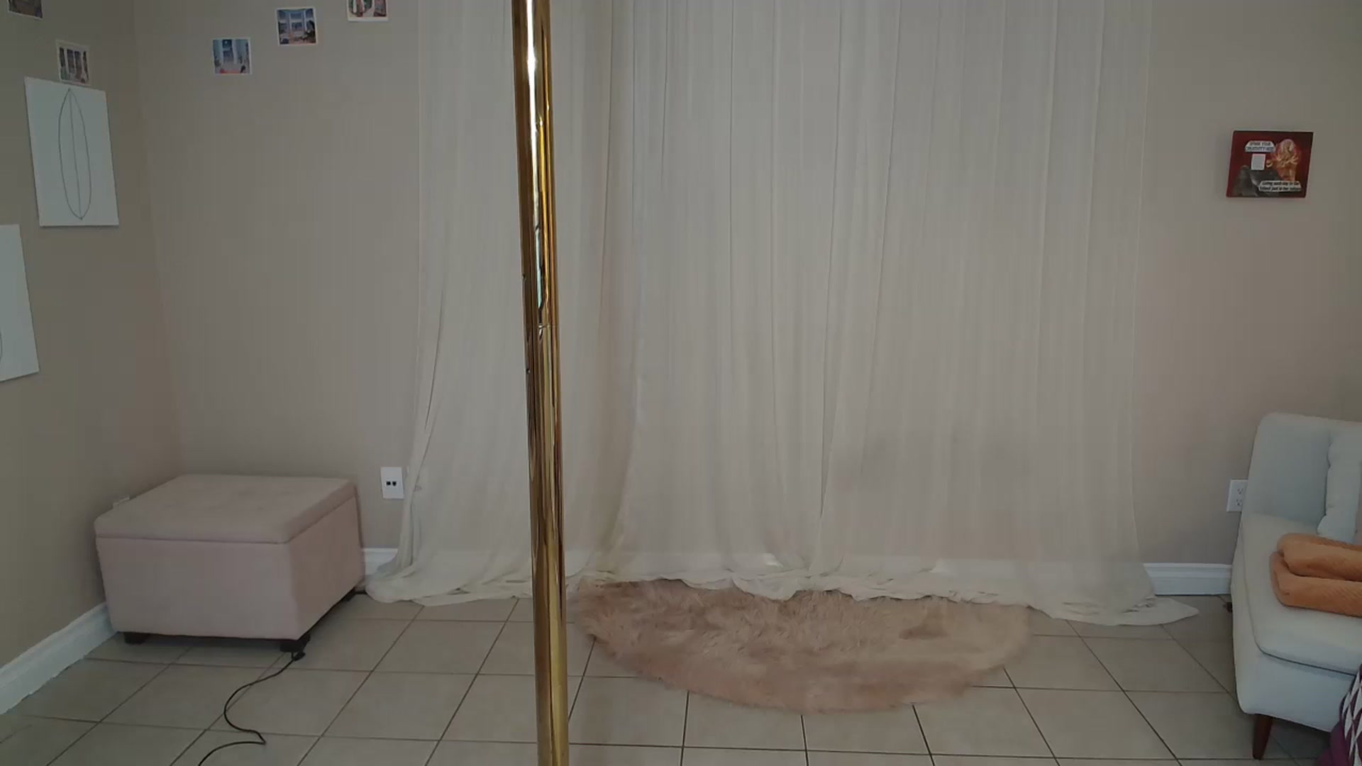 Gallery image thumbnail from CammyCaptain's myfreecams stream on, 10/21/2024, 01:17 image 4 of 20