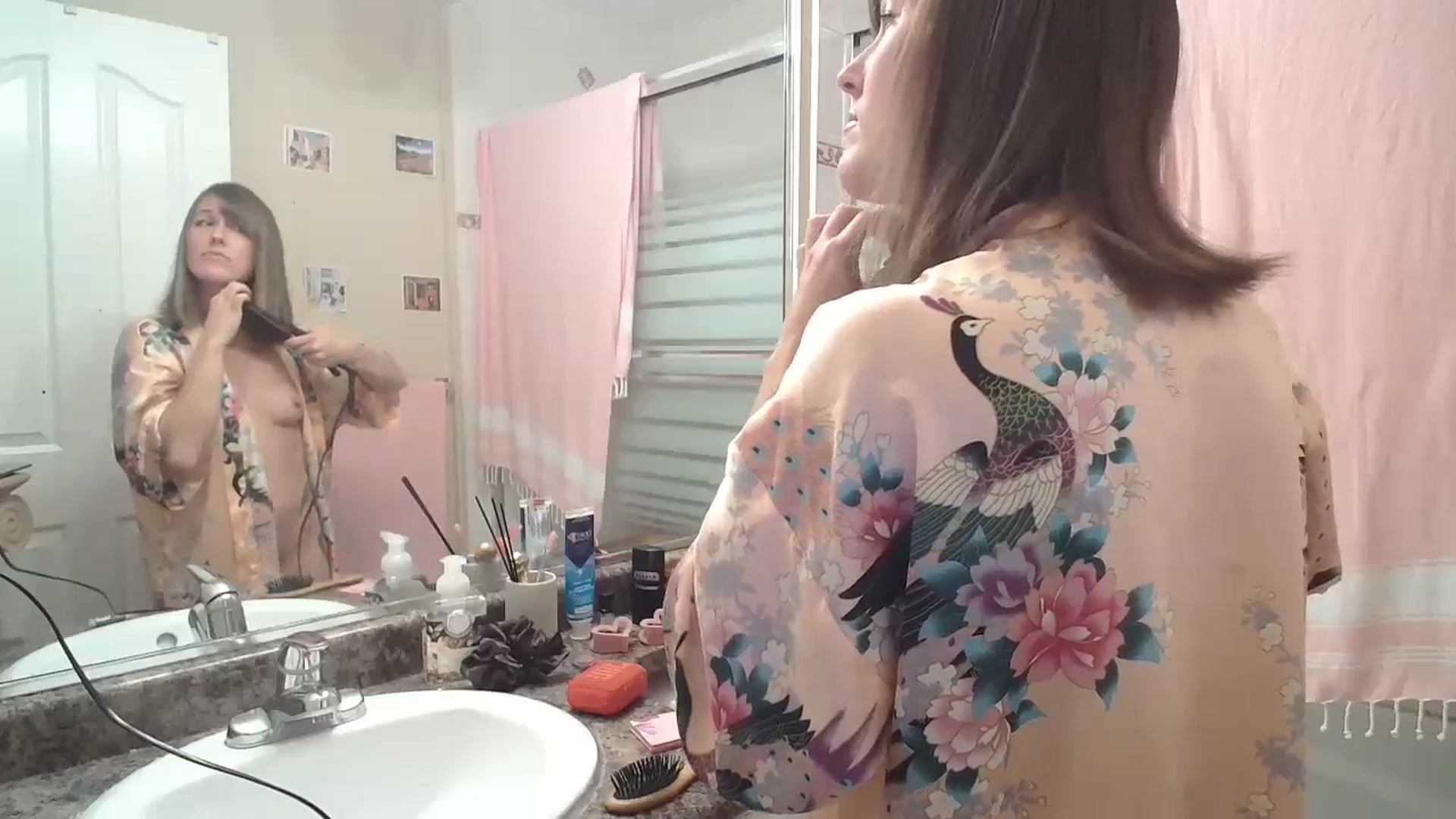 Gallery image thumbnail from CammyCaptain's myfreecams stream on, 10/22/2024, 19:24 image 9 of 20