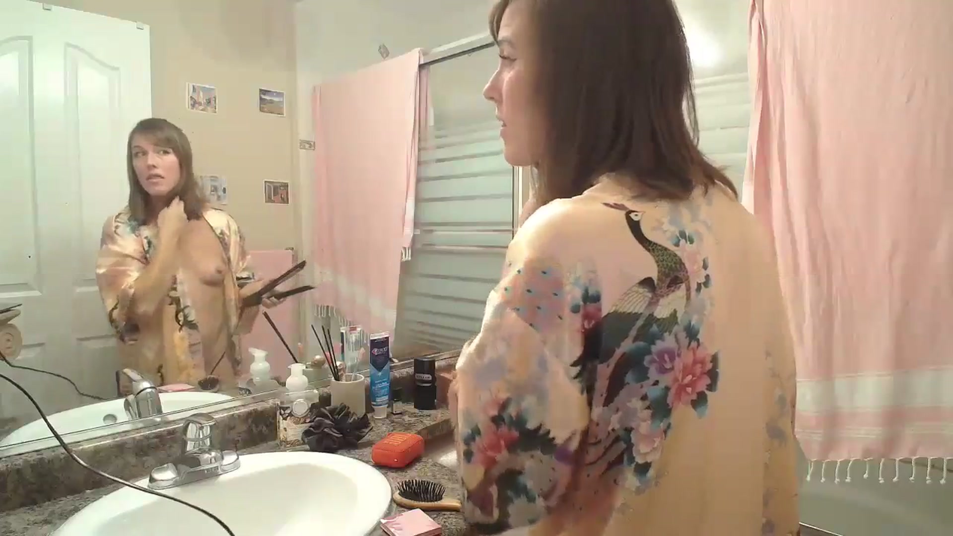 Gallery image thumbnail from CammyCaptain's myfreecams stream on, 10/22/2024, 19:24 image 6 of 20