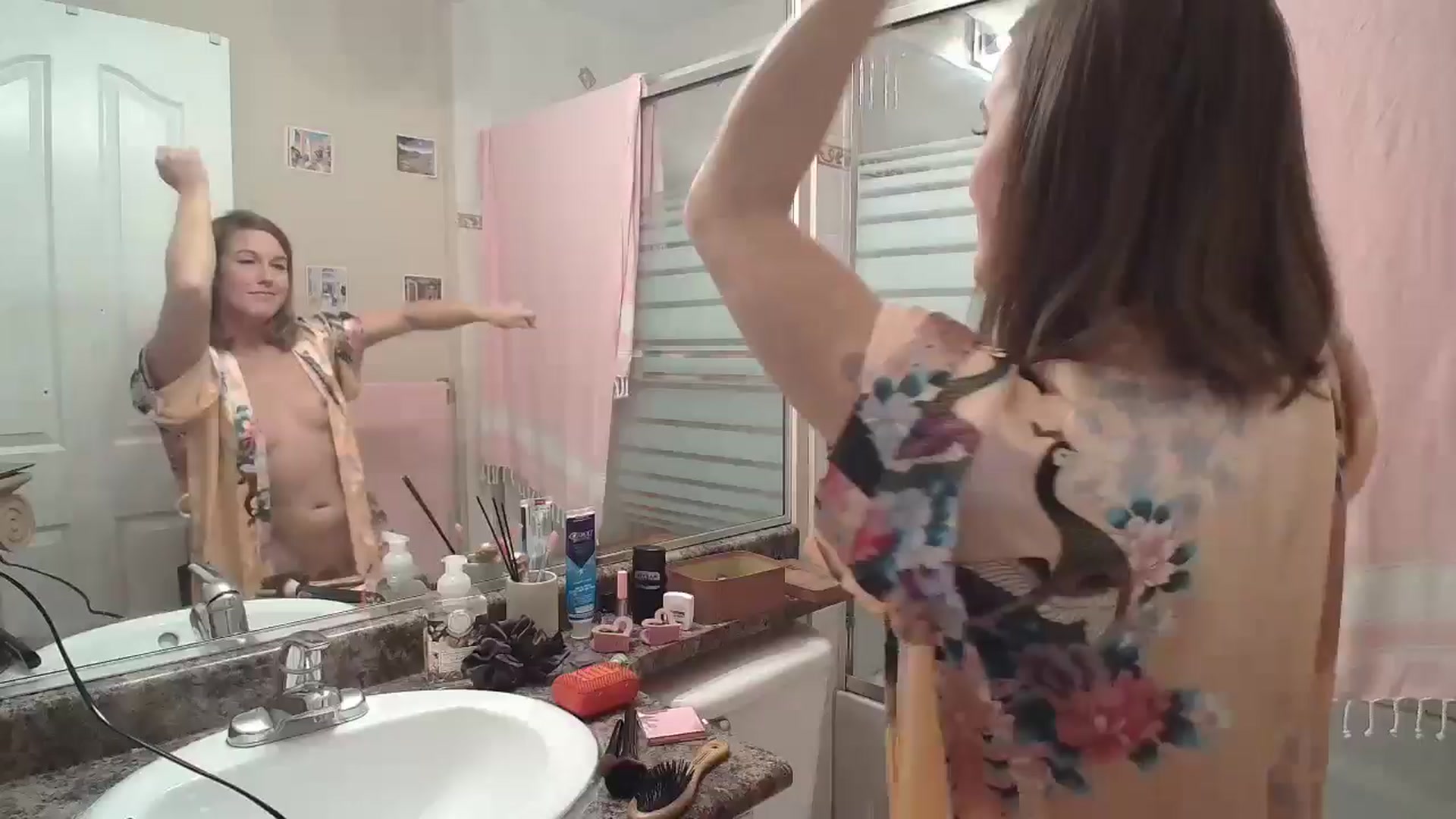Gallery image thumbnail from CammyCaptain's myfreecams stream on, 10/22/2024, 19:24 image 16 of 20