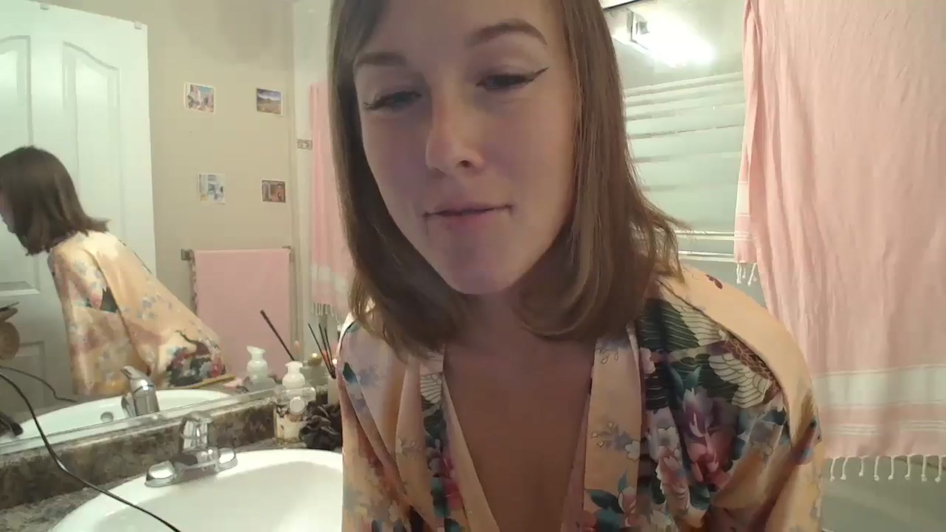Gallery image thumbnail from CammyCaptain's myfreecams stream on, 10/22/2024, 19:24 image 12 of 20