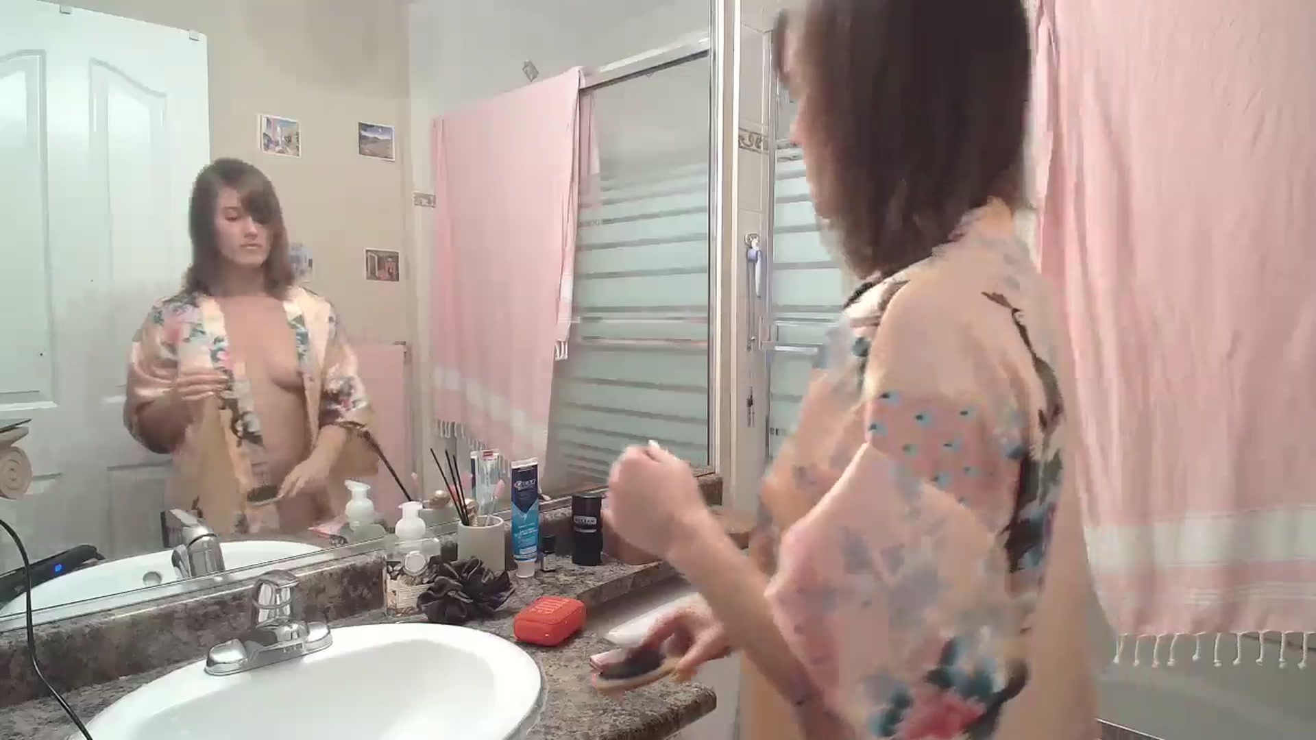 Gallery image thumbnail from CammyCaptain's myfreecams stream on, 10/22/2024, 19:24 image 7 of 20