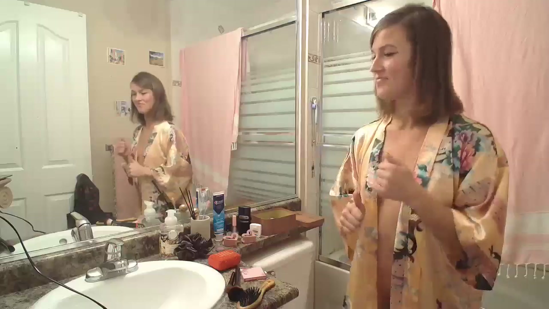 Gallery image thumbnail from CammyCaptain's myfreecams stream on, 10/22/2024, 19:24 image 15 of 20