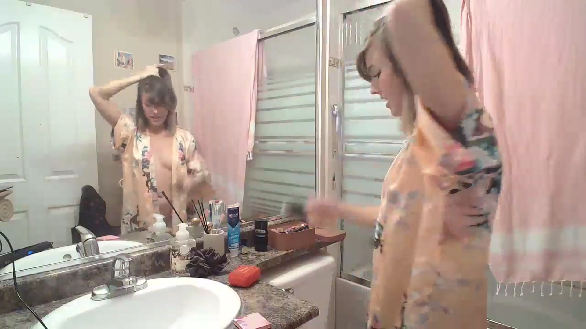 Gallery image thumbnail from CammyCaptain's myfreecams stream on, 10/22/2024, 19:24 image 4 of 20