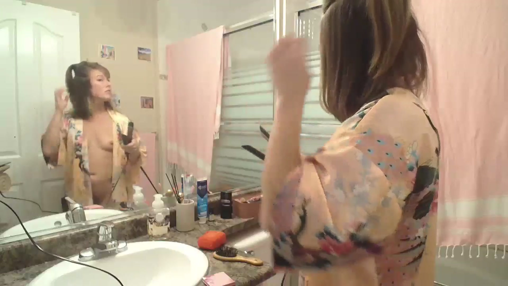 Gallery image thumbnail from CammyCaptain's myfreecams stream on, 10/22/2024, 19:24 image 3 of 20