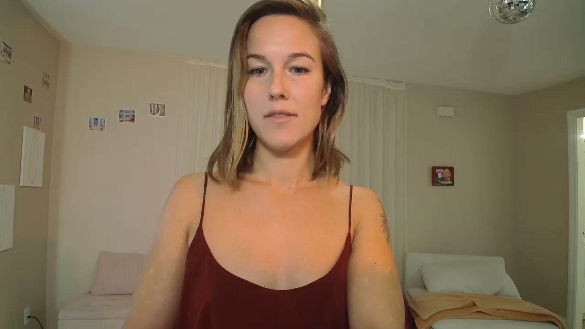 Gallery image thumbnail from CammyCaptain's myfreecams stream on, 10/24/2024, 18:12 image 3 of 20