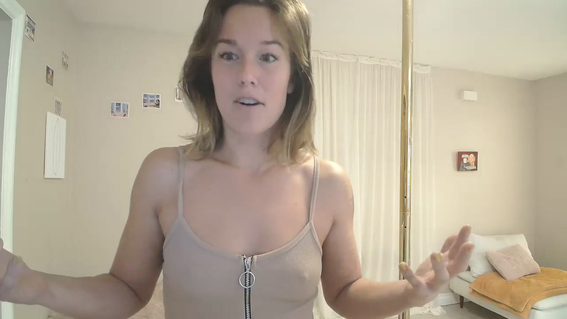 Gallery image thumbnail from CammyCaptain's myfreecams stream on, 10/25/2024, 17:07 image 11 of 20