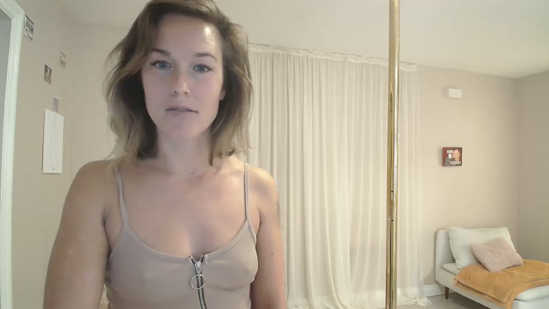 Gallery image thumbnail from CammyCaptain's myfreecams stream on, 10/25/2024, 17:07 image 16 of 20