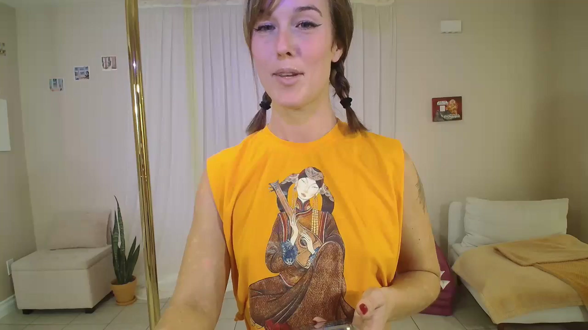 Gallery image thumbnail from CammyCaptain's myfreecams stream on, 10/30/2024, 24:23 image 12 of 20
