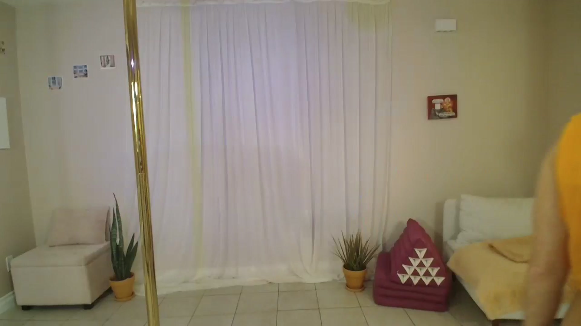 Gallery image thumbnail from CammyCaptain's myfreecams stream on, 10/30/2024, 24:23 image 2 of 20